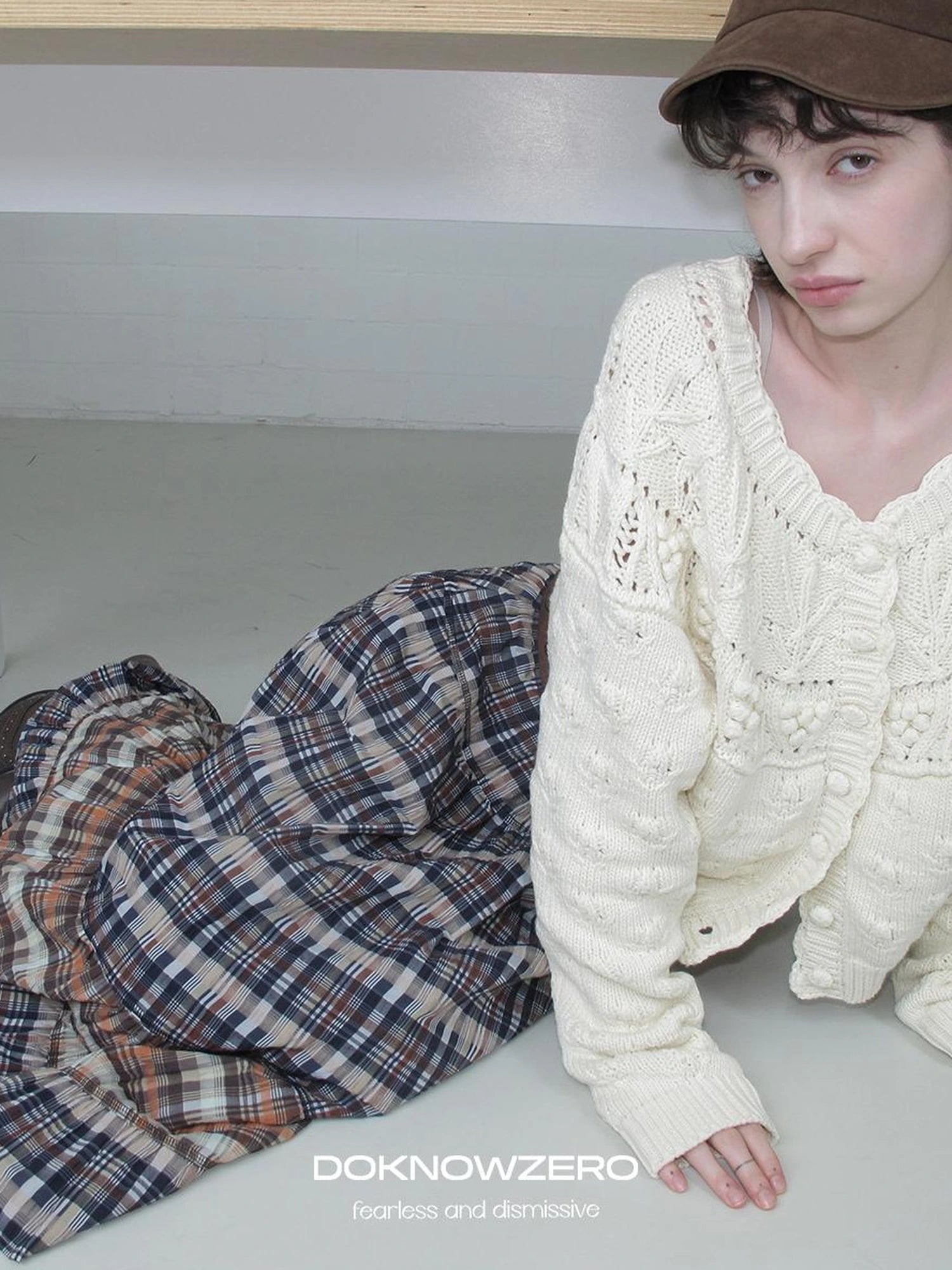 DKZ OFFICIAL Vintage Crochet Knit Cardigan In Apricot