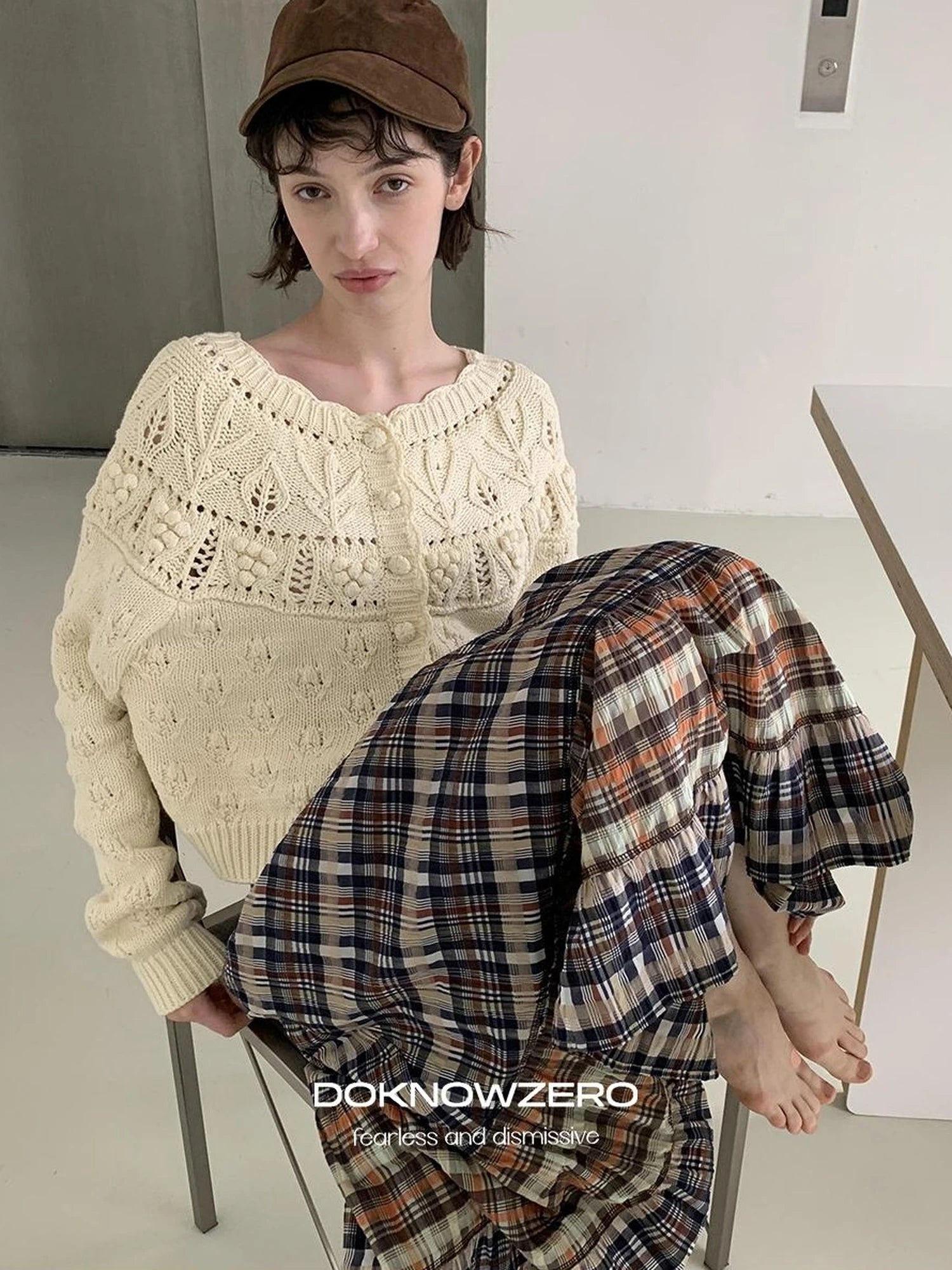 DKZ OFFICIAL Vintage Crochet Knit Cardigan In Apricot
