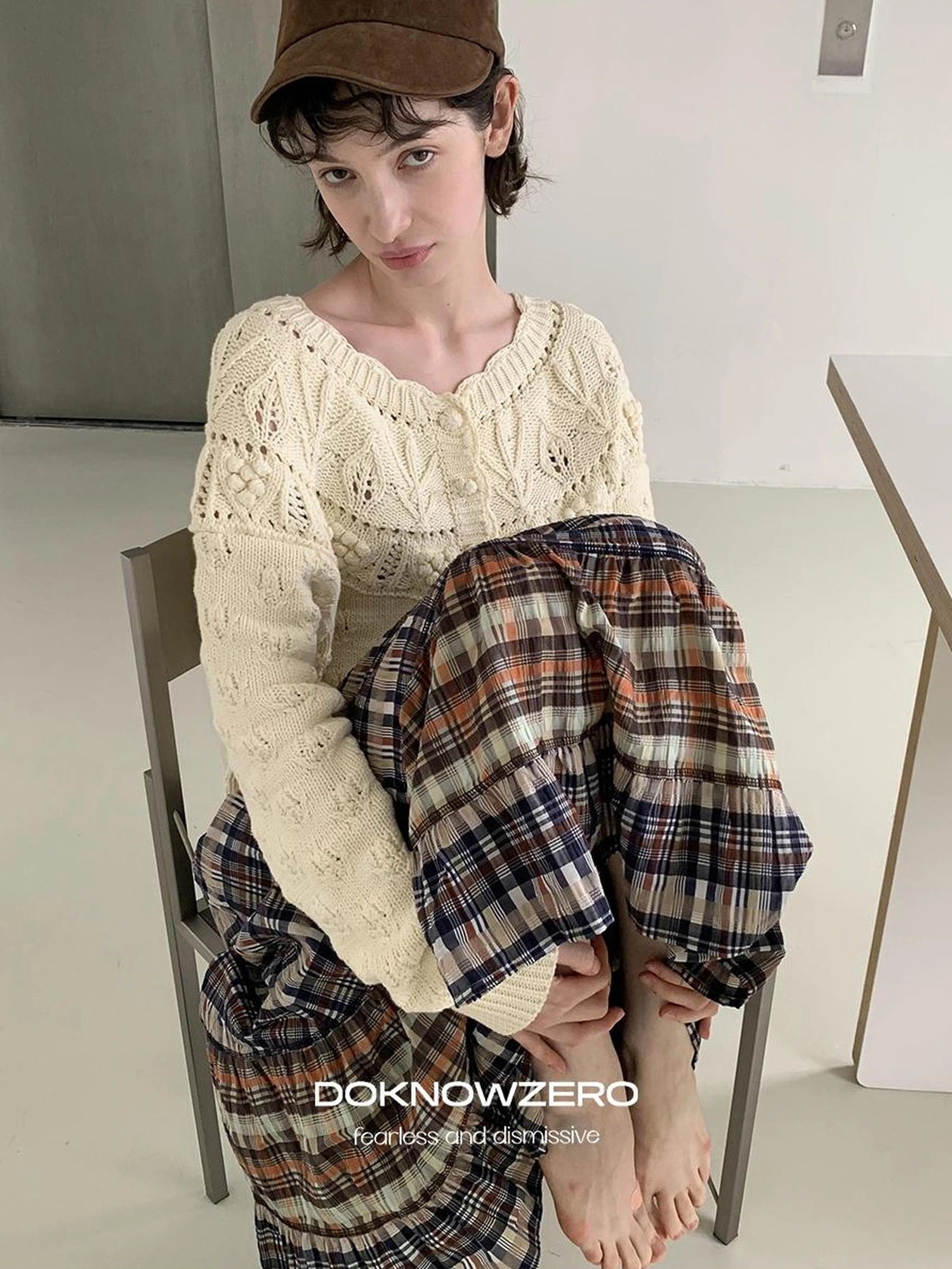 DKZ OFFICIAL Vintage Crochet Knit Cardigan In Apricot