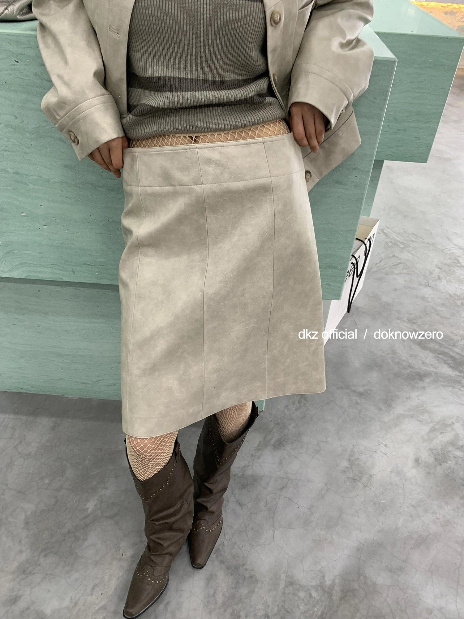 DKZ OFFICIAL Vintage PU Leather Midi Skirt With Distressed Finish