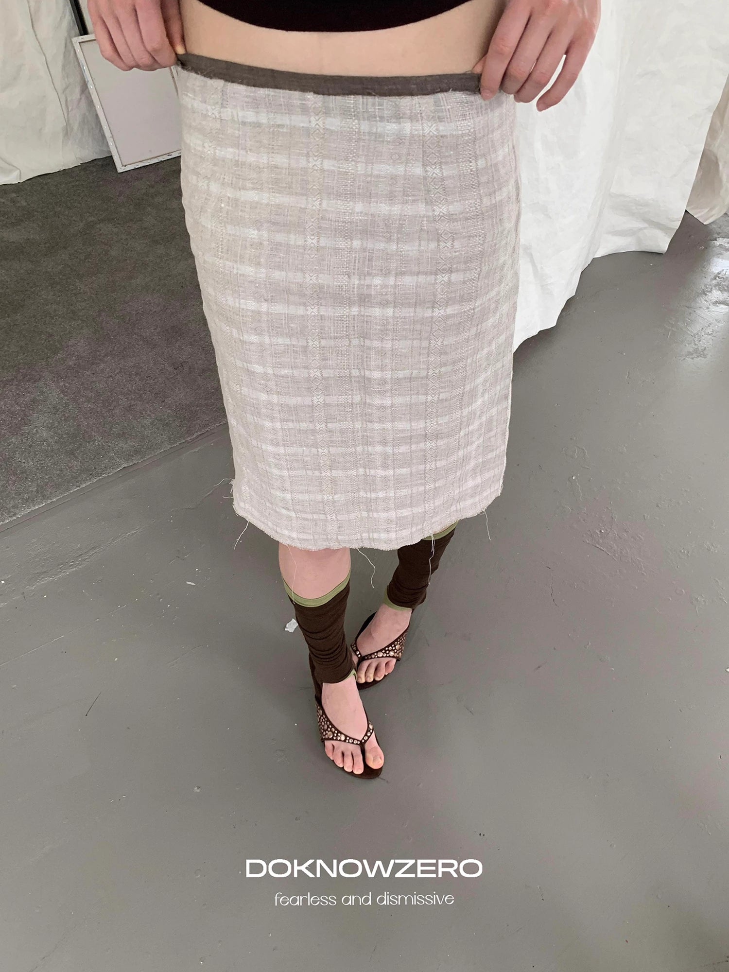 DKZ_OFFICIAL_Vintage_Plaid_Linen_A_Line_Skirt_With_Frayed_Hem_MISSTT