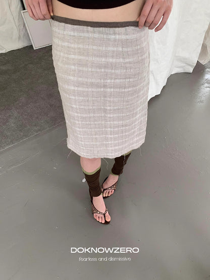 DKZ_OFFICIAL_Vintage_Plaid_Linen_A_Line_Skirt_With_Frayed_Hem_MISSTT