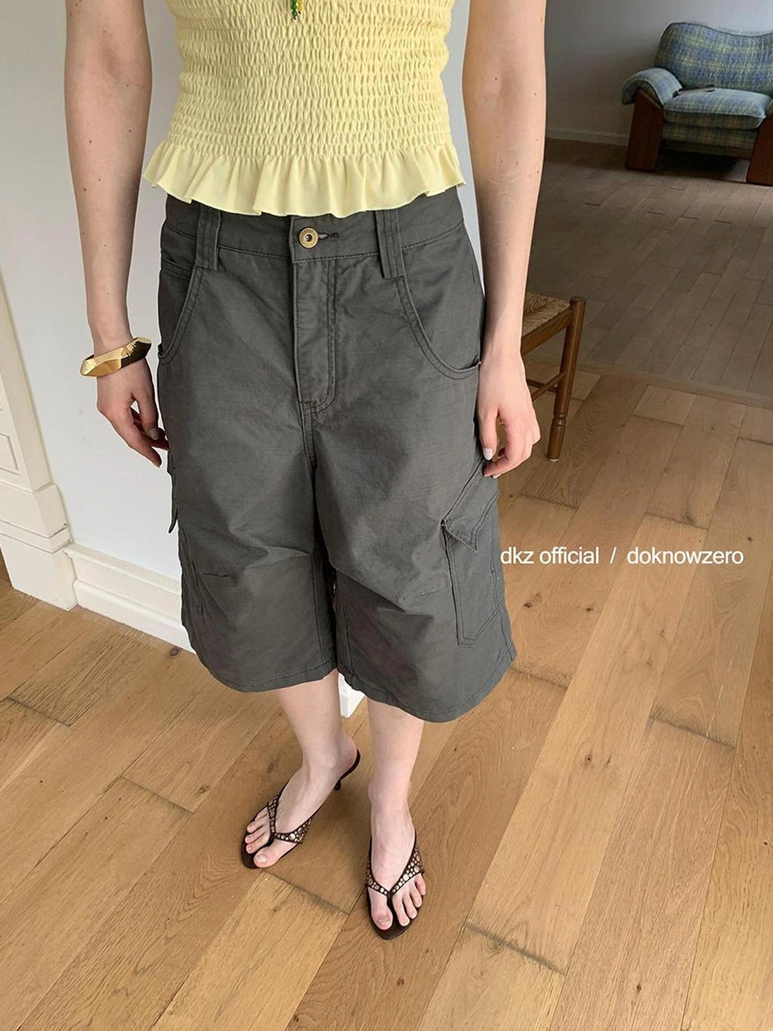 DKZ OFFICIAL Vintage Pleated Gray Cargo Mid Length Shorts