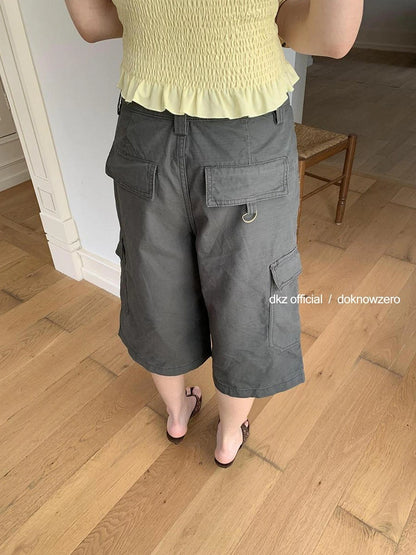 DKZ OFFICIAL Vintage Pleated Gray Cargo Mid Length Shorts
