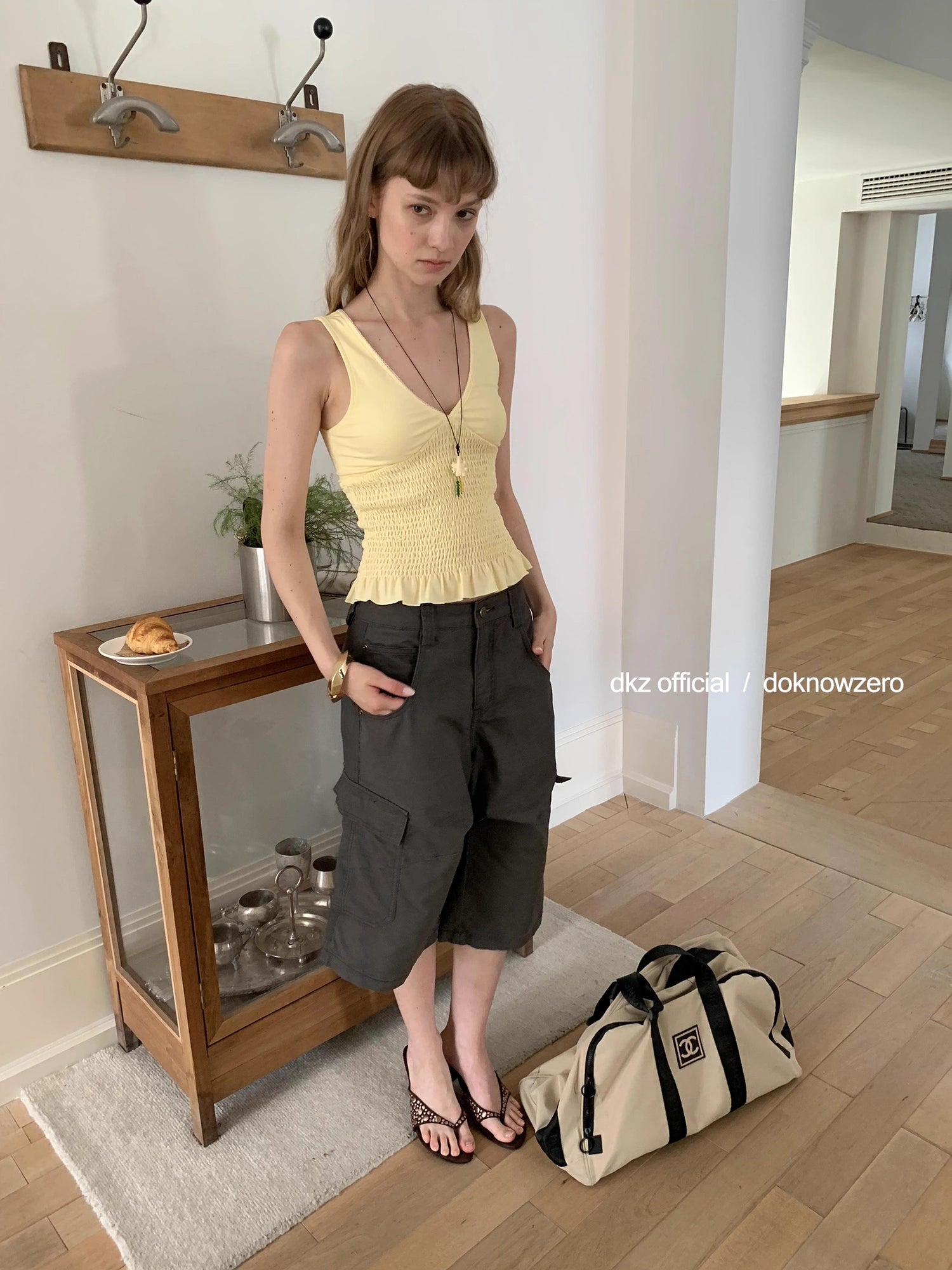 DKZ_OFFICIAL_Vintage_Pleated_Gray_Cargo_Mid_Length_Shorts_MISSTT