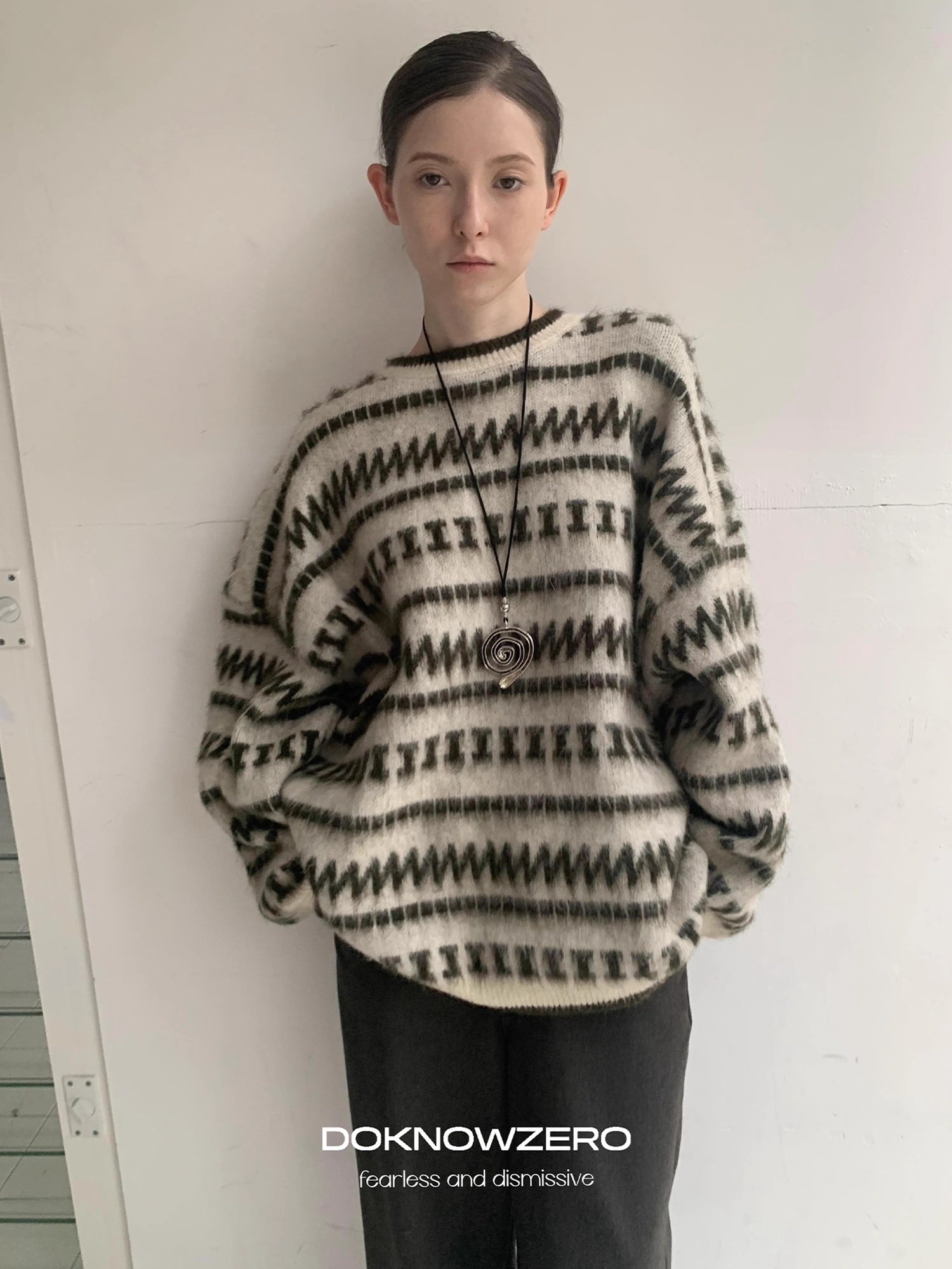DKZ_OFFICIAL_Vintage_Striped_Crewneck_Sweater_MISSTT