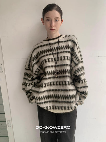 DKZ_OFFICIAL_Vintage_Striped_Crewneck_Sweater_MISSTT