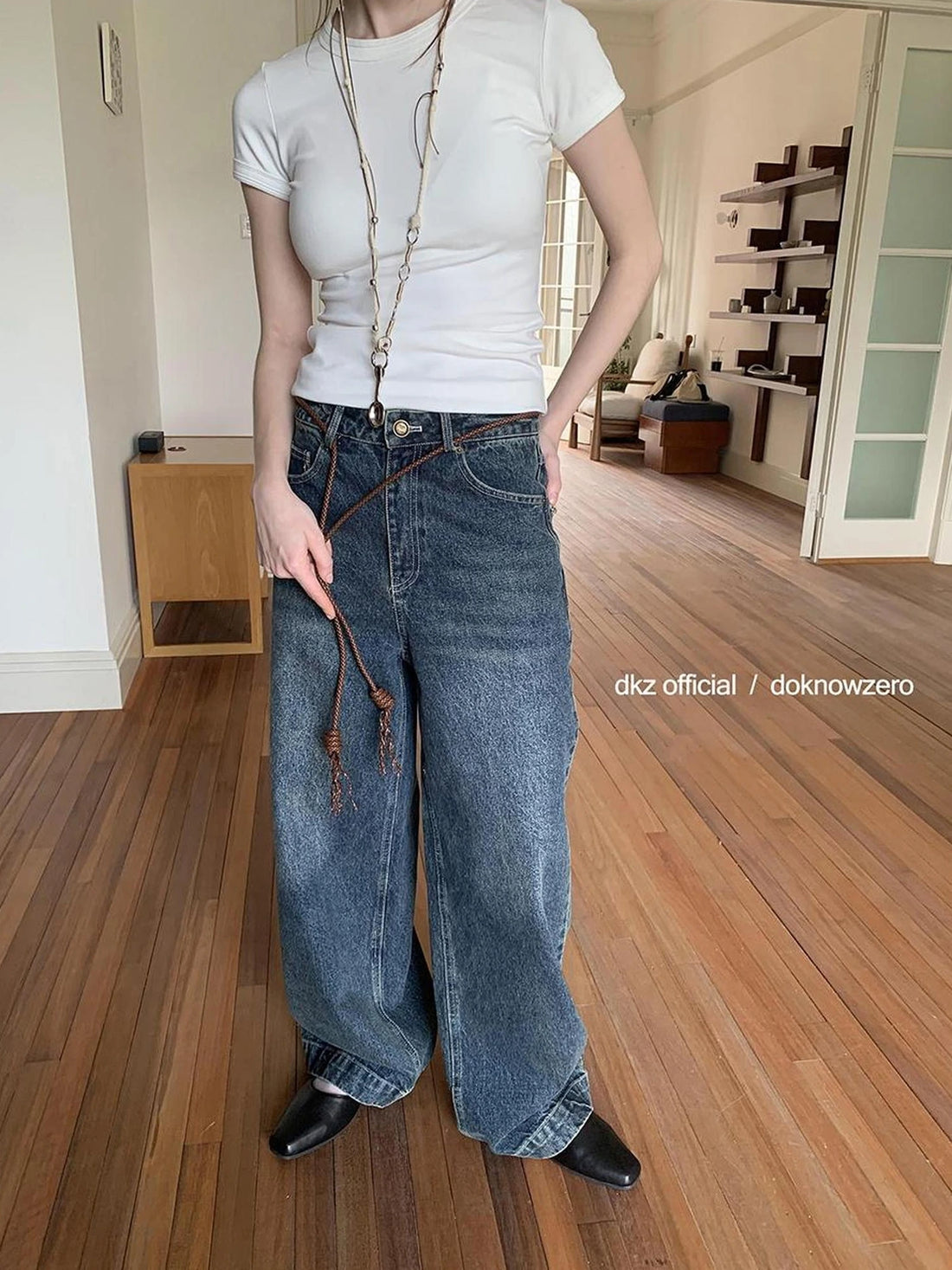 DKZ OFFICIAL Vintage Washed Blue Jeans With Woven Belt
