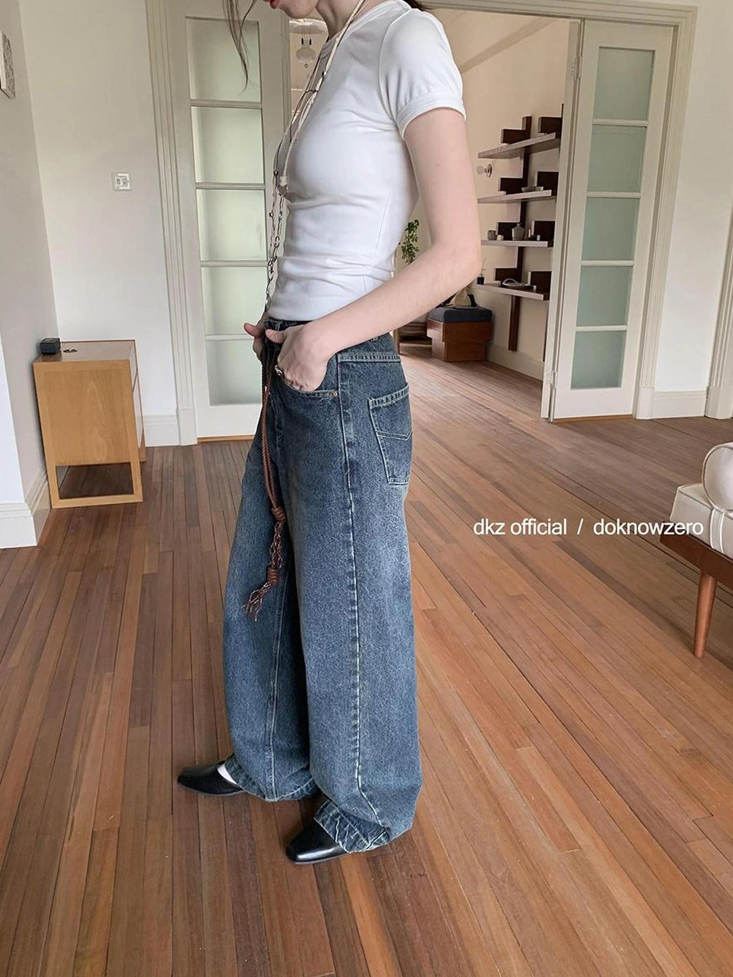 DKZ OFFICIAL Vintage Washed Blue Jeans With Woven Belt