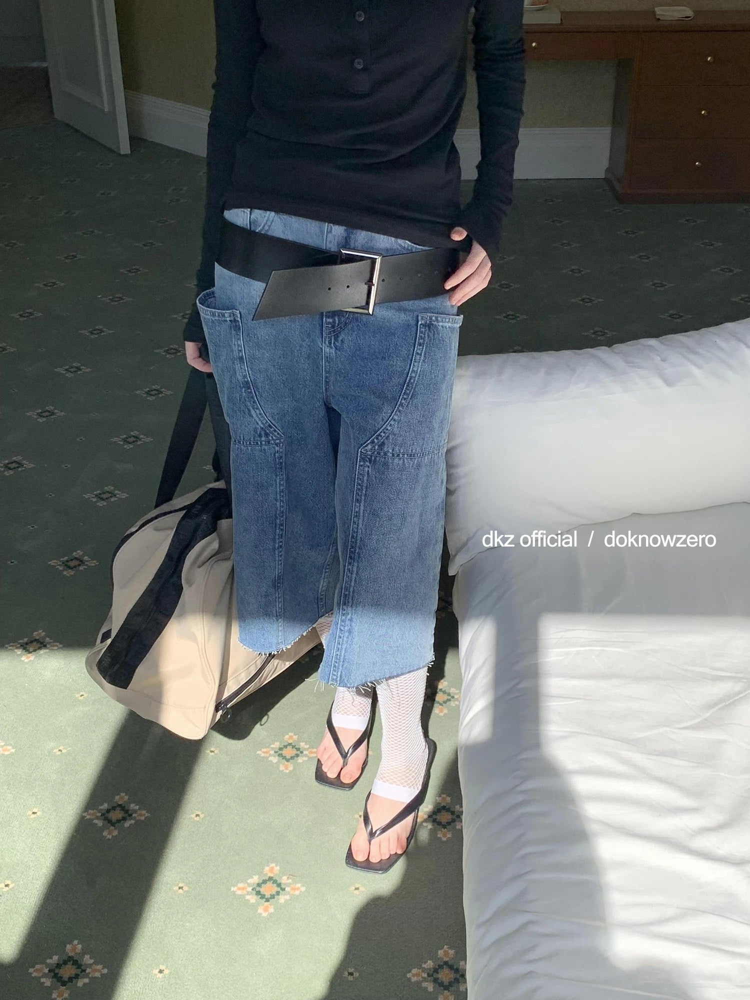 DKZ OFFICIAL Vintage Washed Blue Relaxed Cargo Cropped Jeans