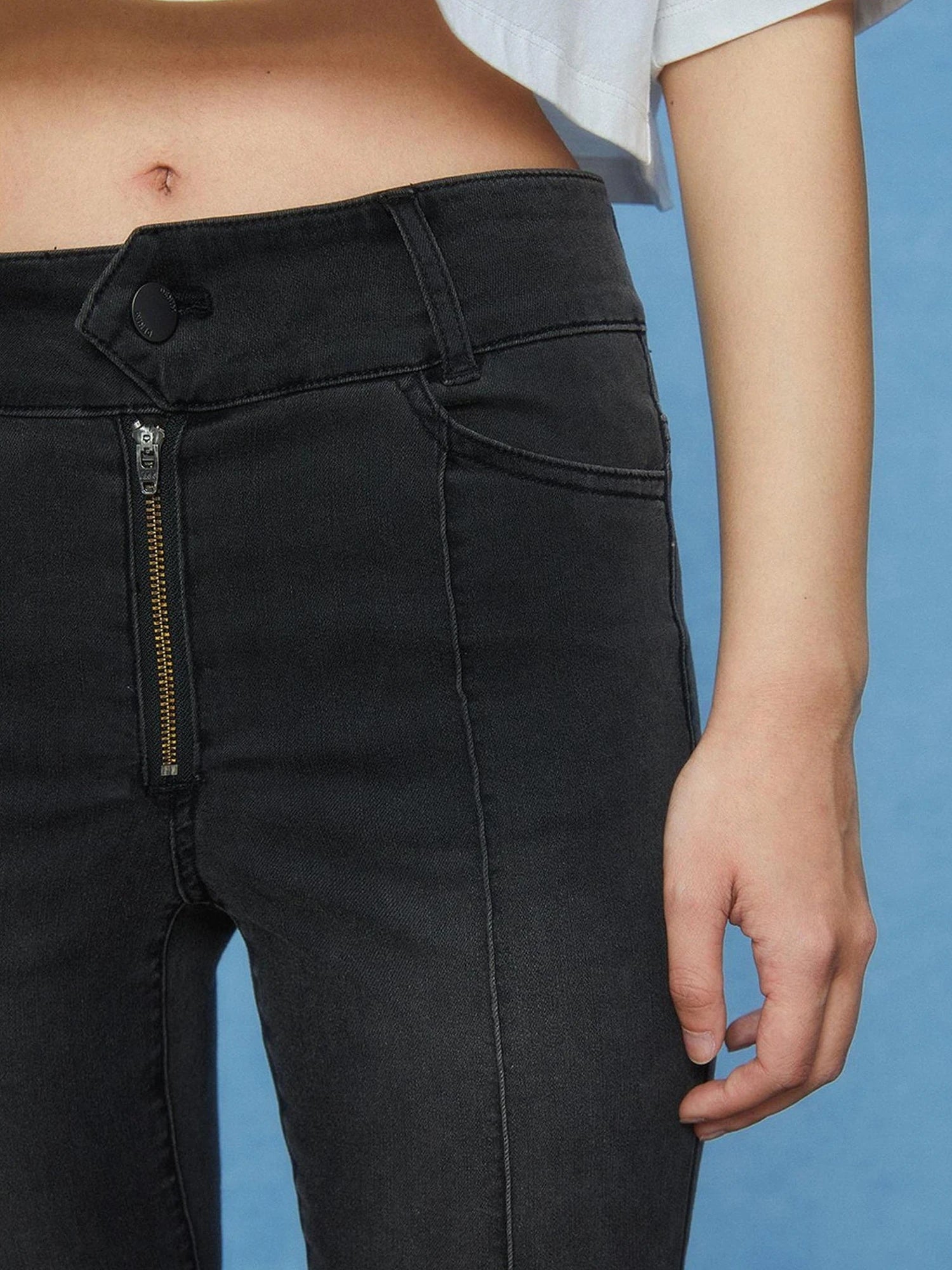 DKZ OFFICIAL Vintage Washed High Waist Flared Jeans