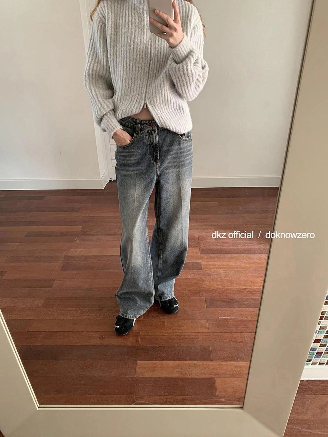 DKZ OFFICIAL Vintage Washed Relaxed Fit Blue Jeans For Women