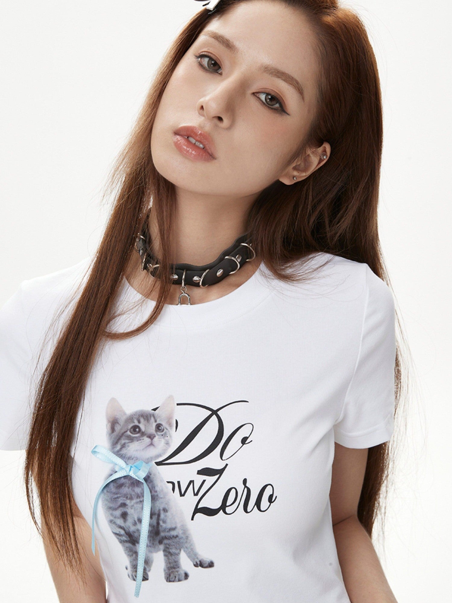 DKZ OFFICIAL White Cat And Text Print Round Neck Short Sleeve Women&