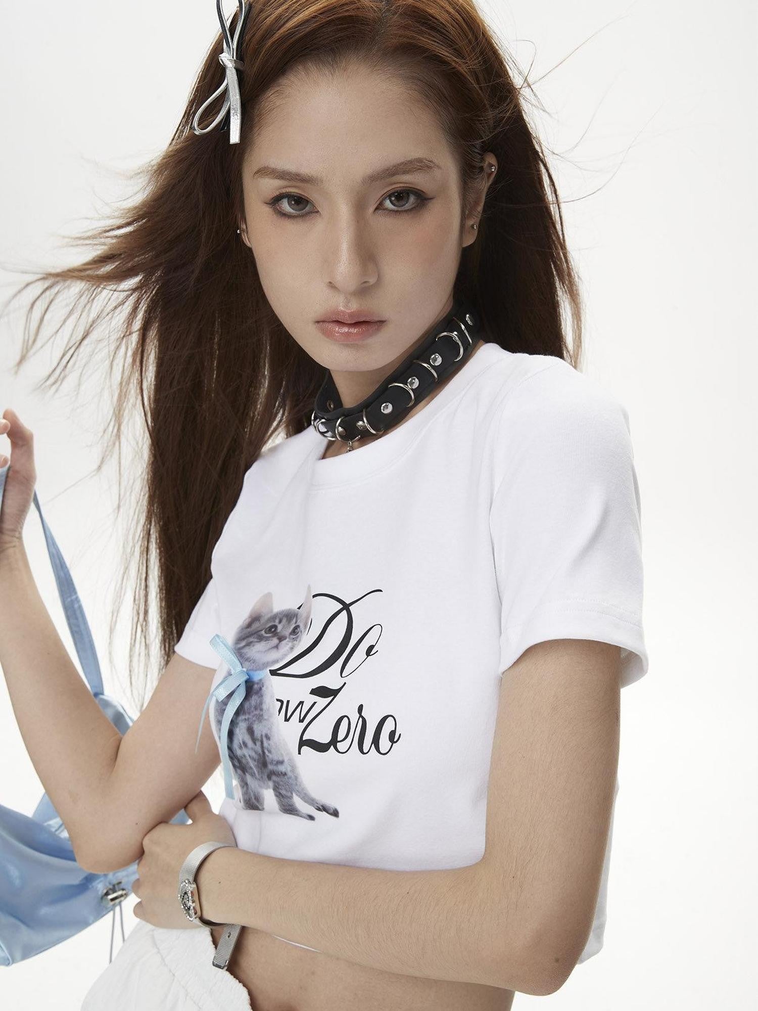 DKZ OFFICIAL White Cat And Text Print Round Neck Short Sleeve Women&