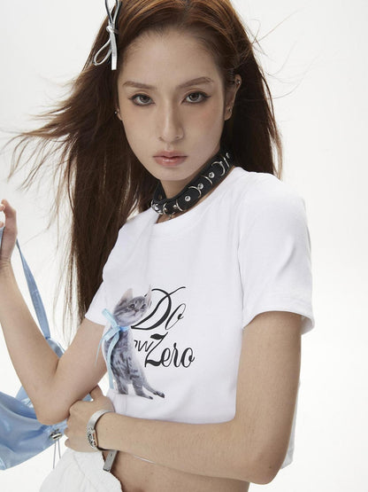 DKZ OFFICIAL White Cat And Text Print Round Neck Short Sleeve Women&