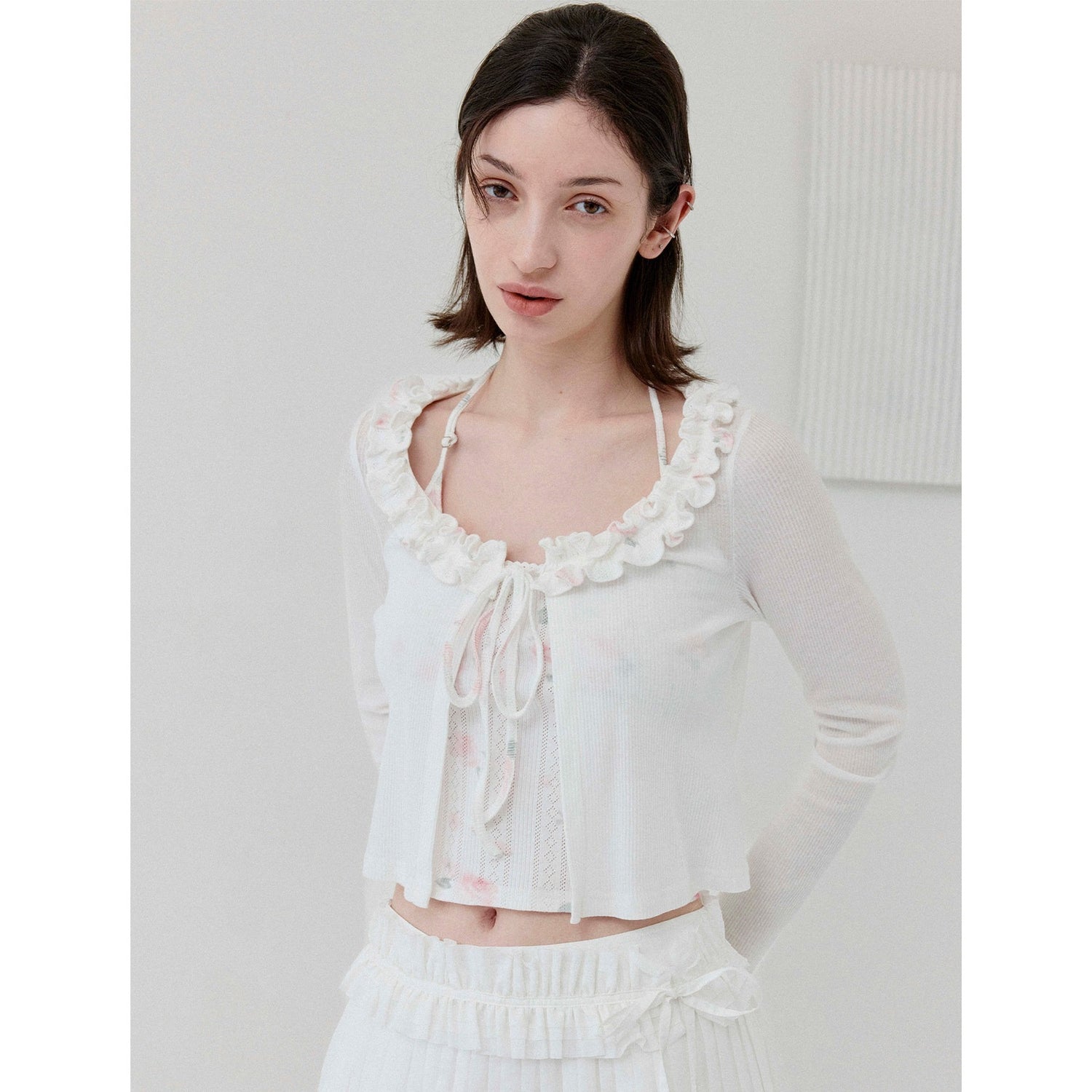 DKZ_OFFICIAL_White_Floral_Ruffle_Knit_Tie_Cropped_U_Neck_Two_Piece_Women&