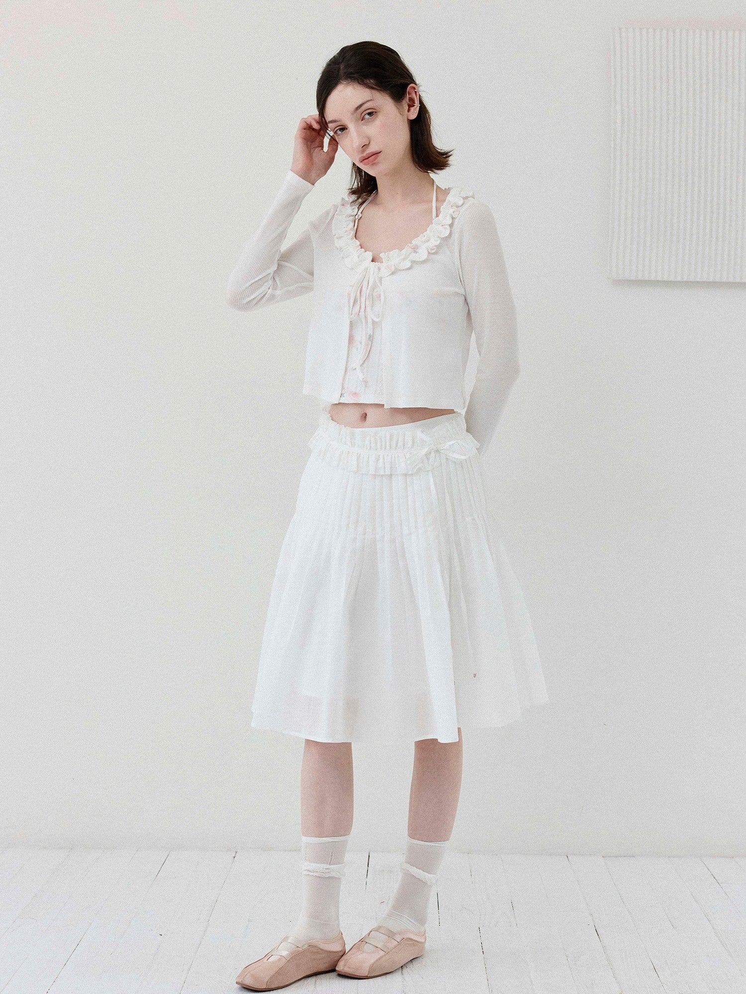 DKZ OFFICIAL White Floral Ruffle Knit Tie Cropped U Neck Two Piece Women&