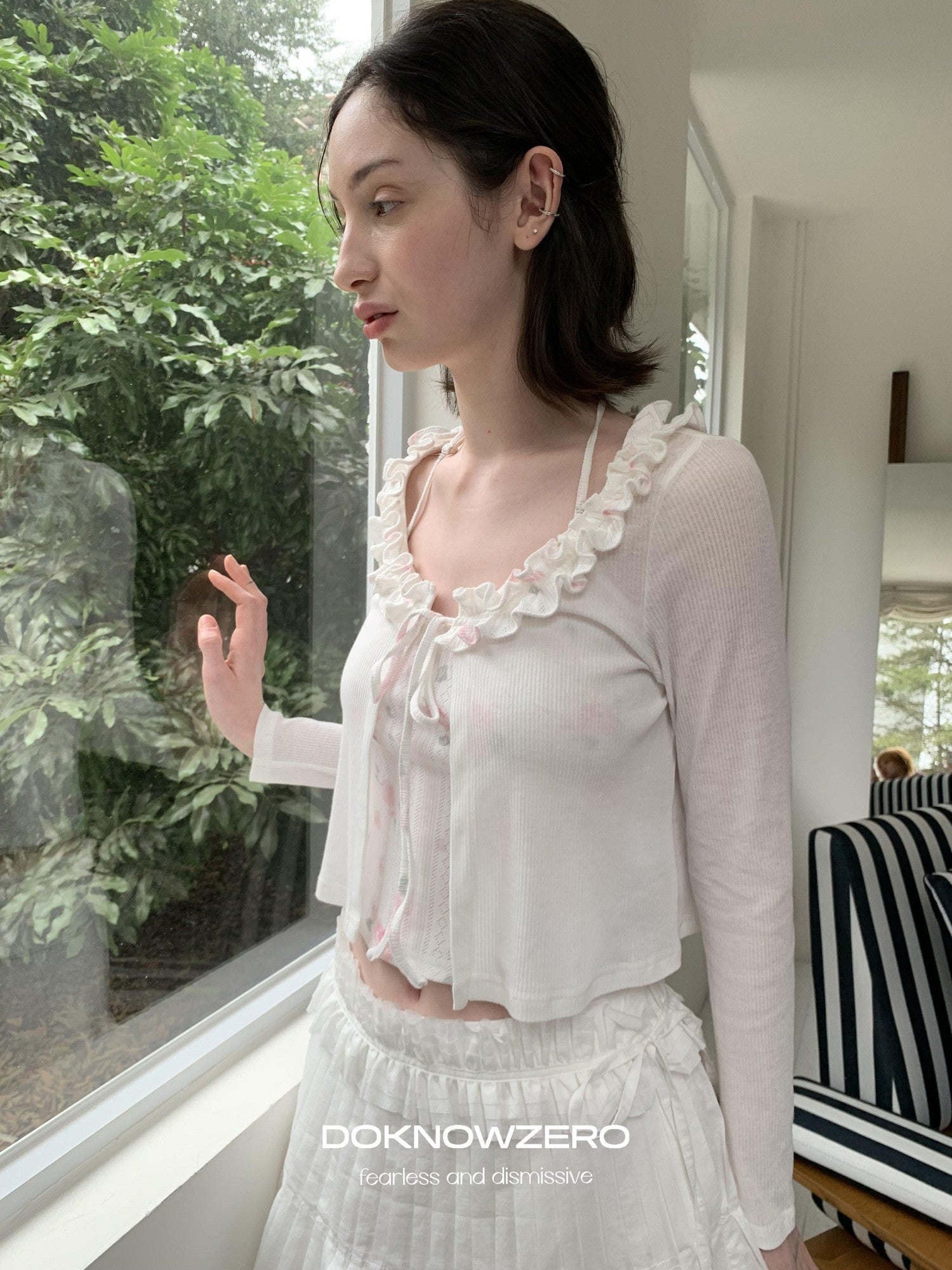 DKZ OFFICIAL White Floral Ruffle Knit Tie Cropped U Neck Two Piece Women&