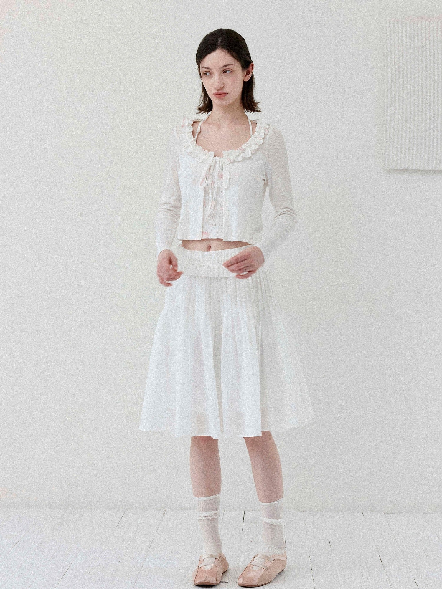 DKZ OFFICIAL White Floral Ruffle Knit Tie Cropped U Neck Two Piece Women&