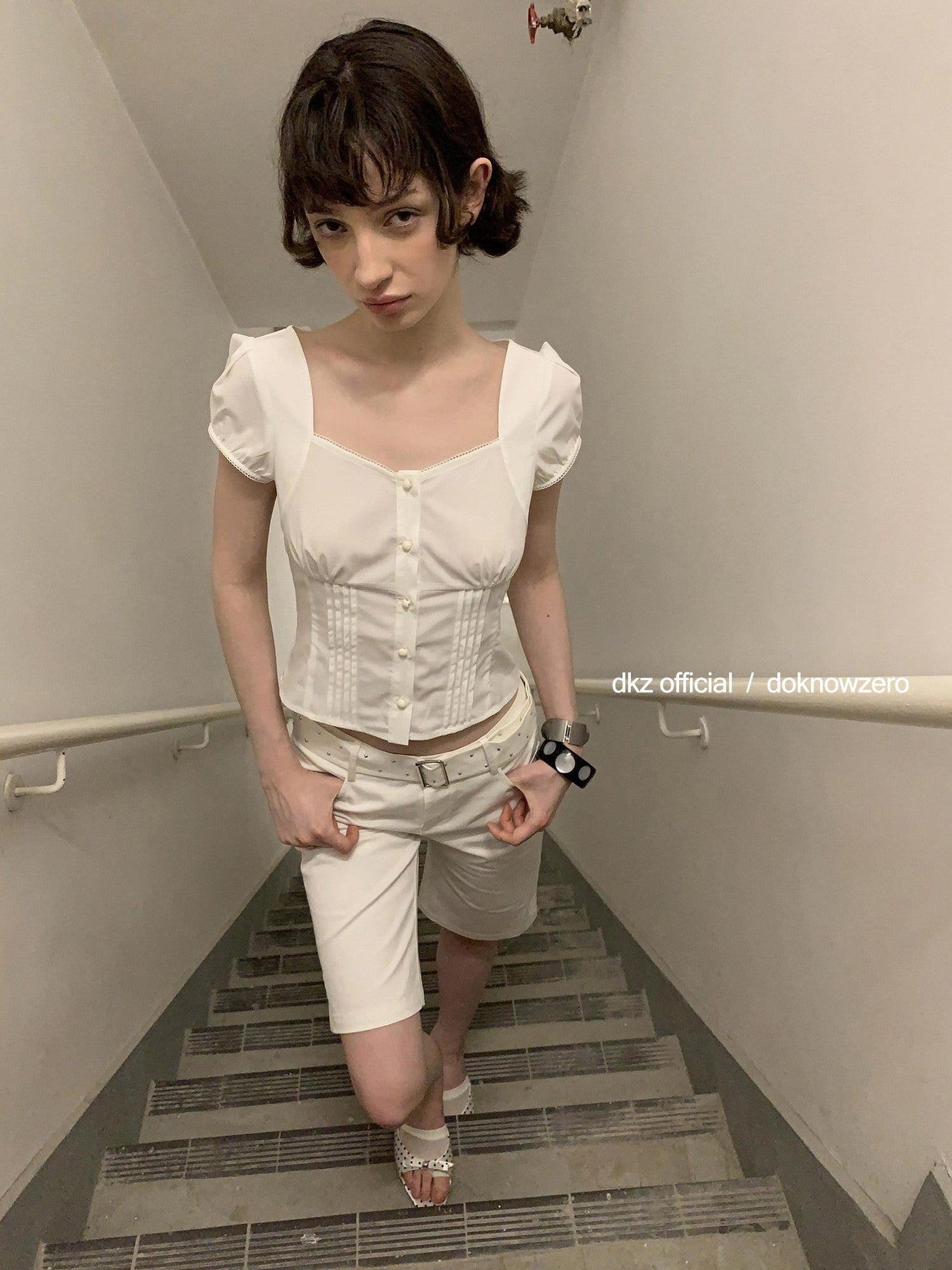 DKZ OFFICIAL White French Square Neck Button Women&