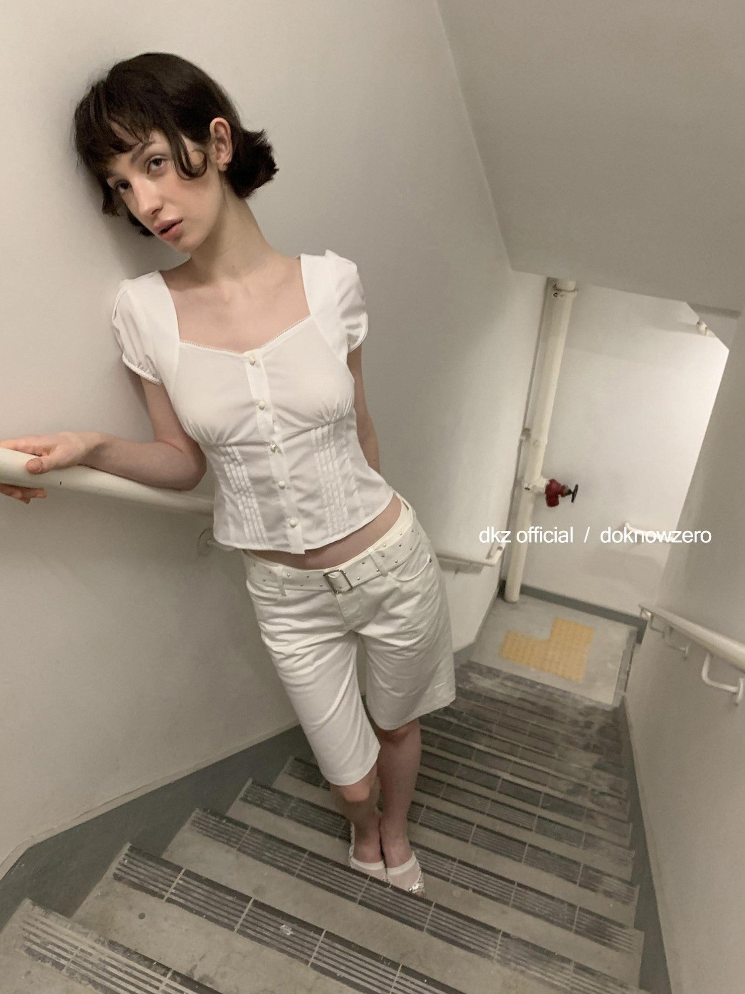 DKZ OFFICIAL White French Square Neck Button Women&