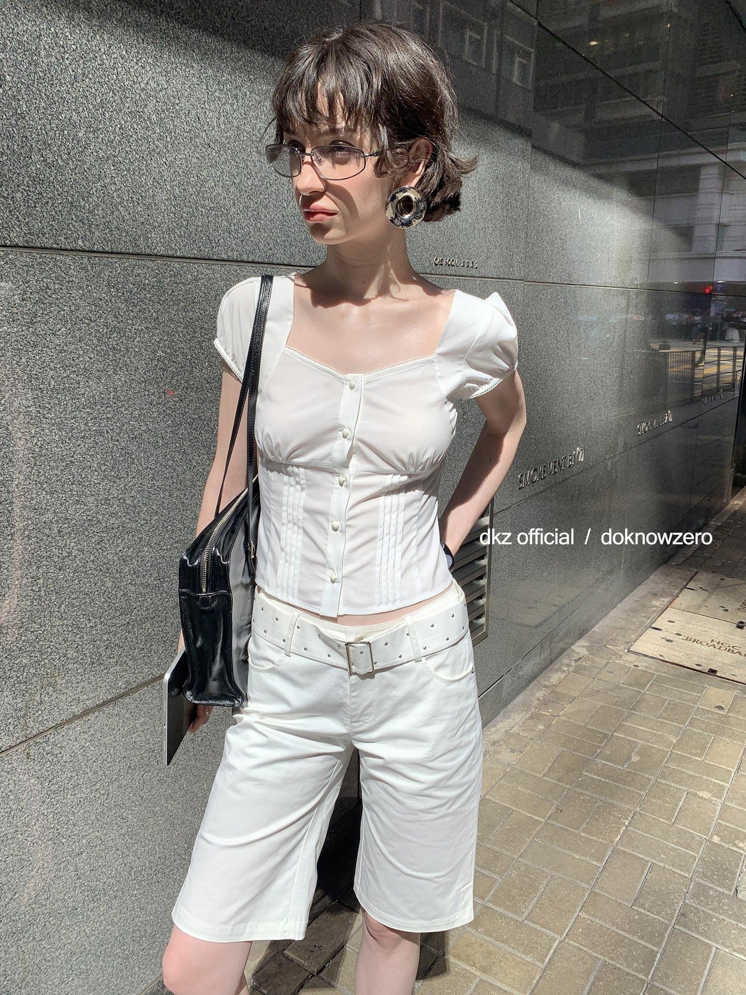DKZ OFFICIAL White French Square Neck Button Women&