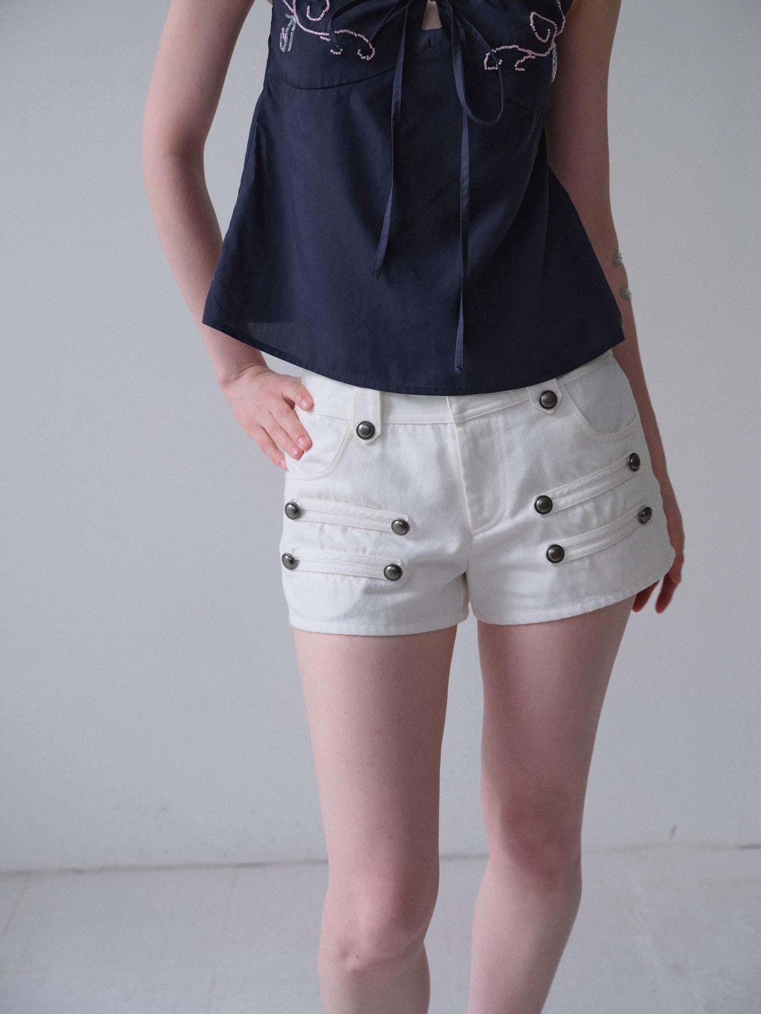DKZ OFFICIAL White Knight Napoleon Button Low Rise Slim Women&
