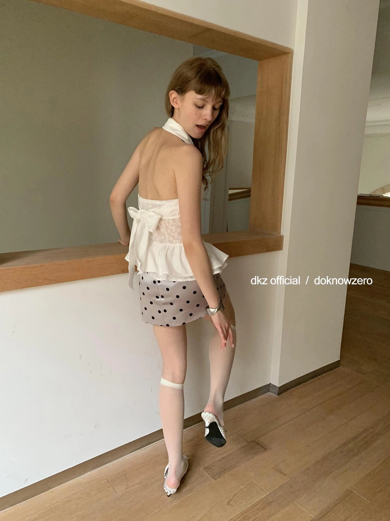 DKZ OFFICIAL White Lace Halter Top With Flounced Hem