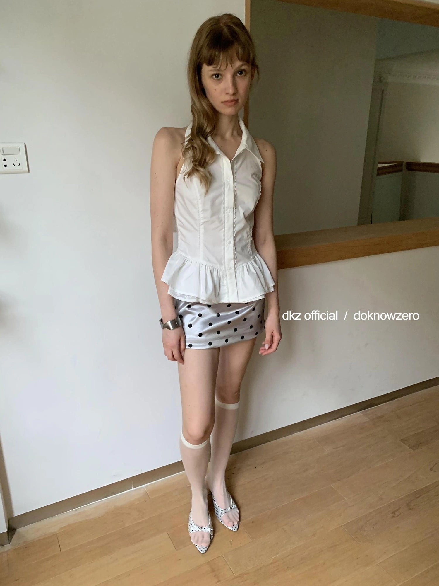 DKZ OFFICIAL White Lace Halter Top With Flounced Hem