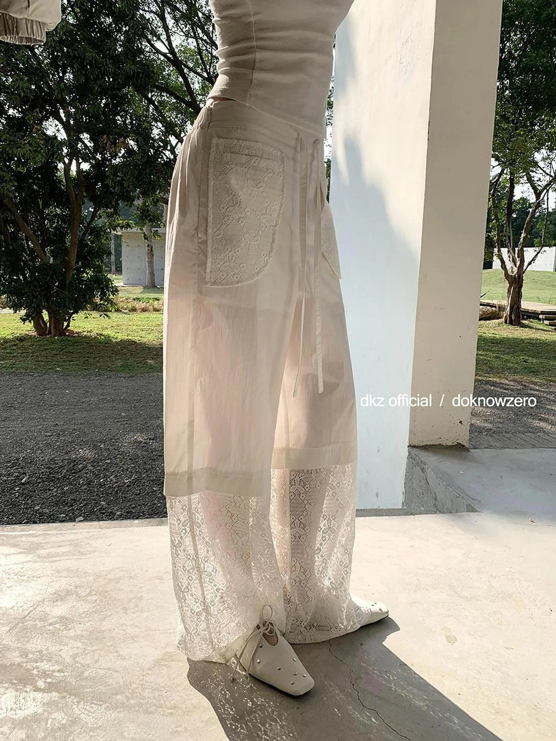 DKZ OFFICIAL White Lace Paneled Casual Pants With Drawstring