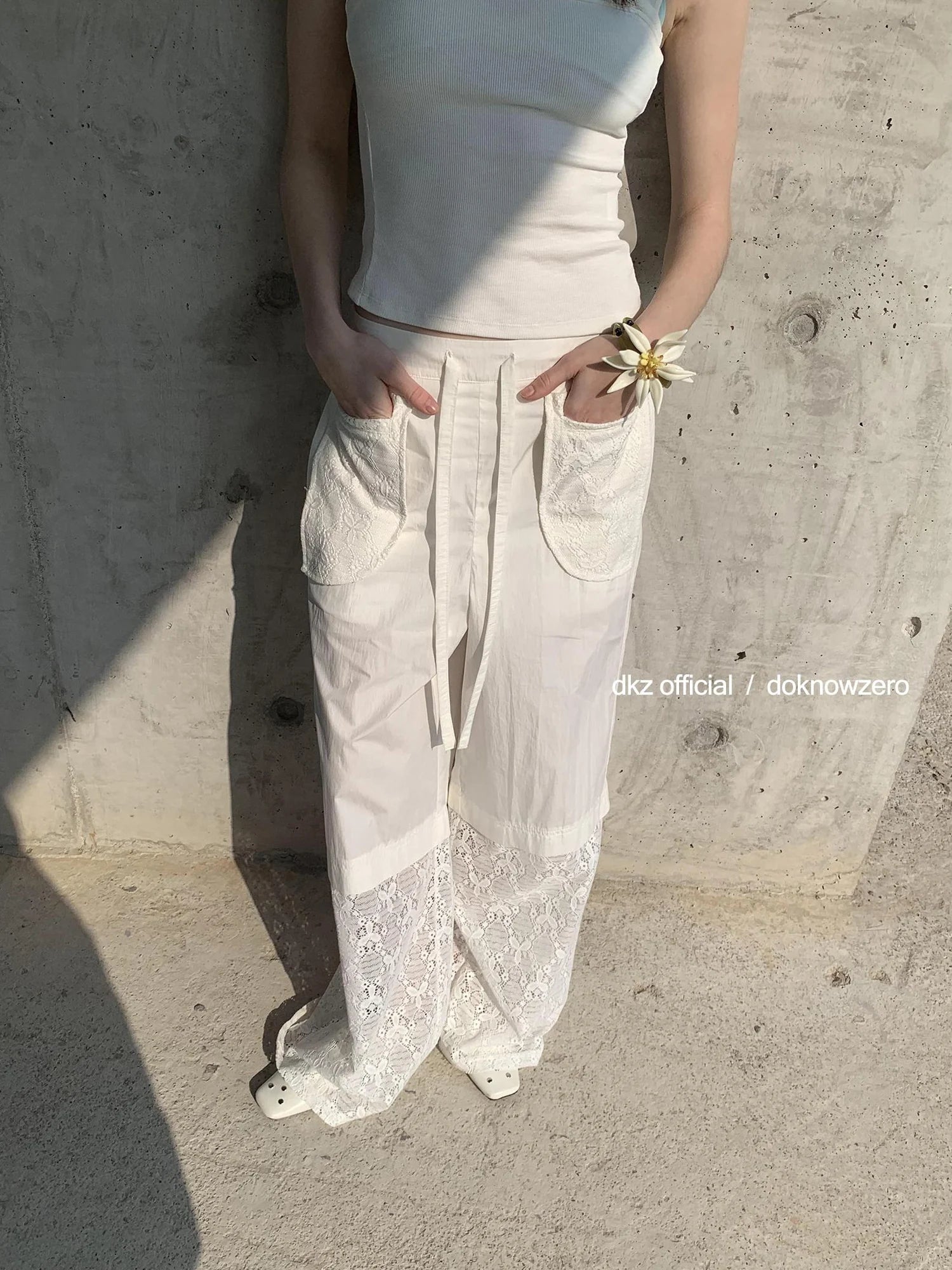 DKZ OFFICIAL White Lace Paneled Casual Pants With Drawstring