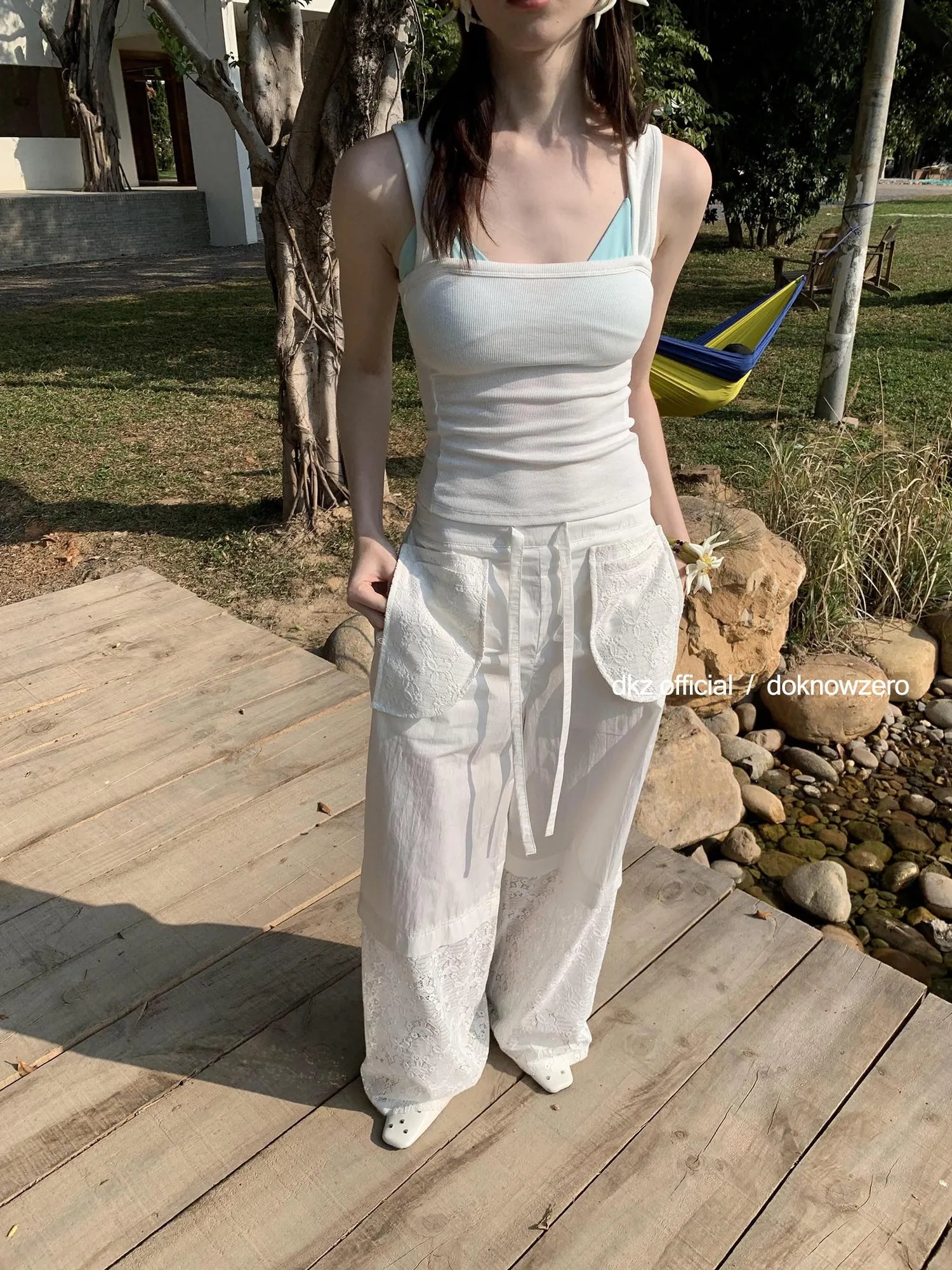 DKZ OFFICIAL White Lace Paneled Casual Pants With Drawstring