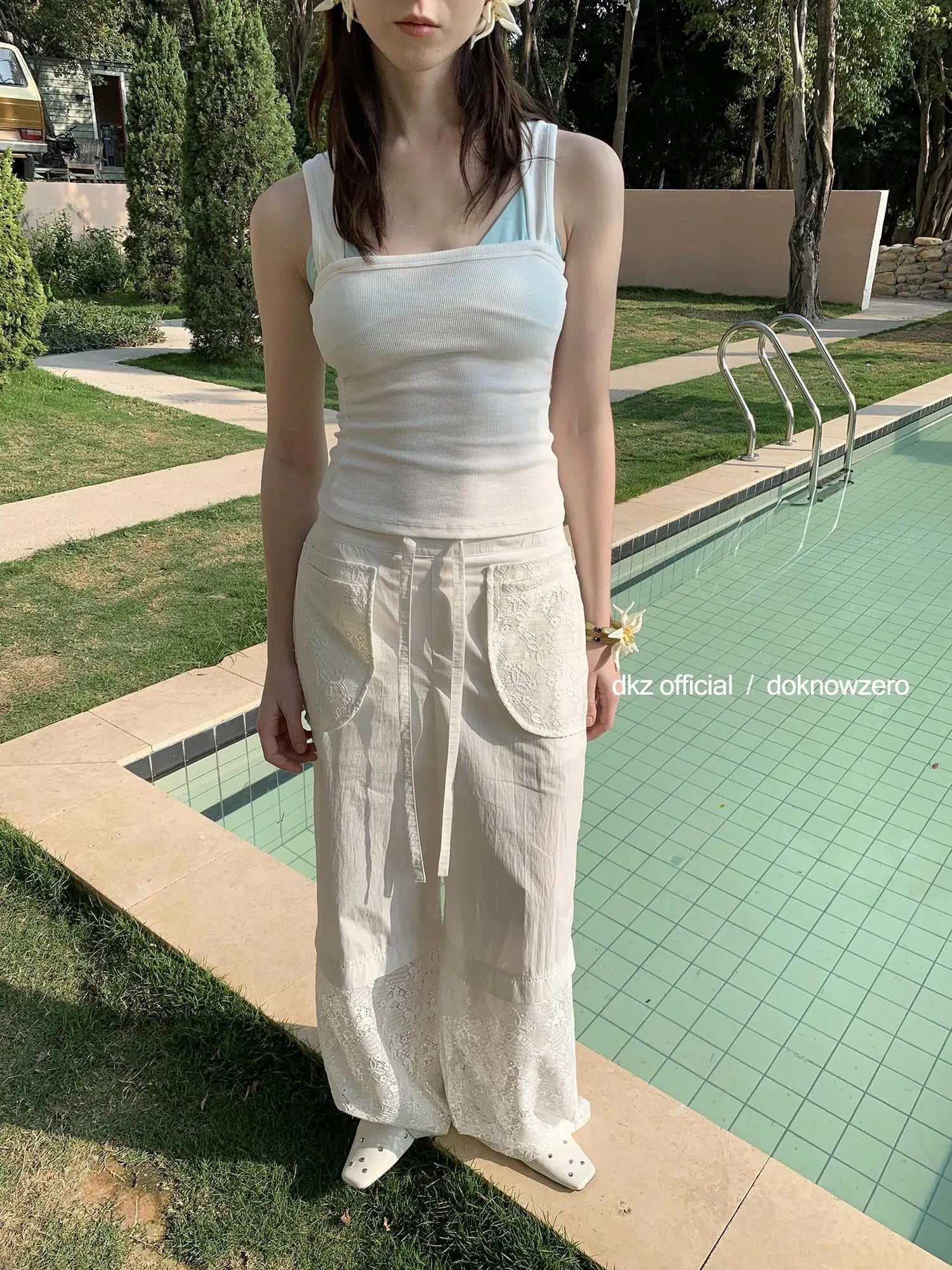 DKZ OFFICIAL White Lace Paneled Casual Pants With Drawstring