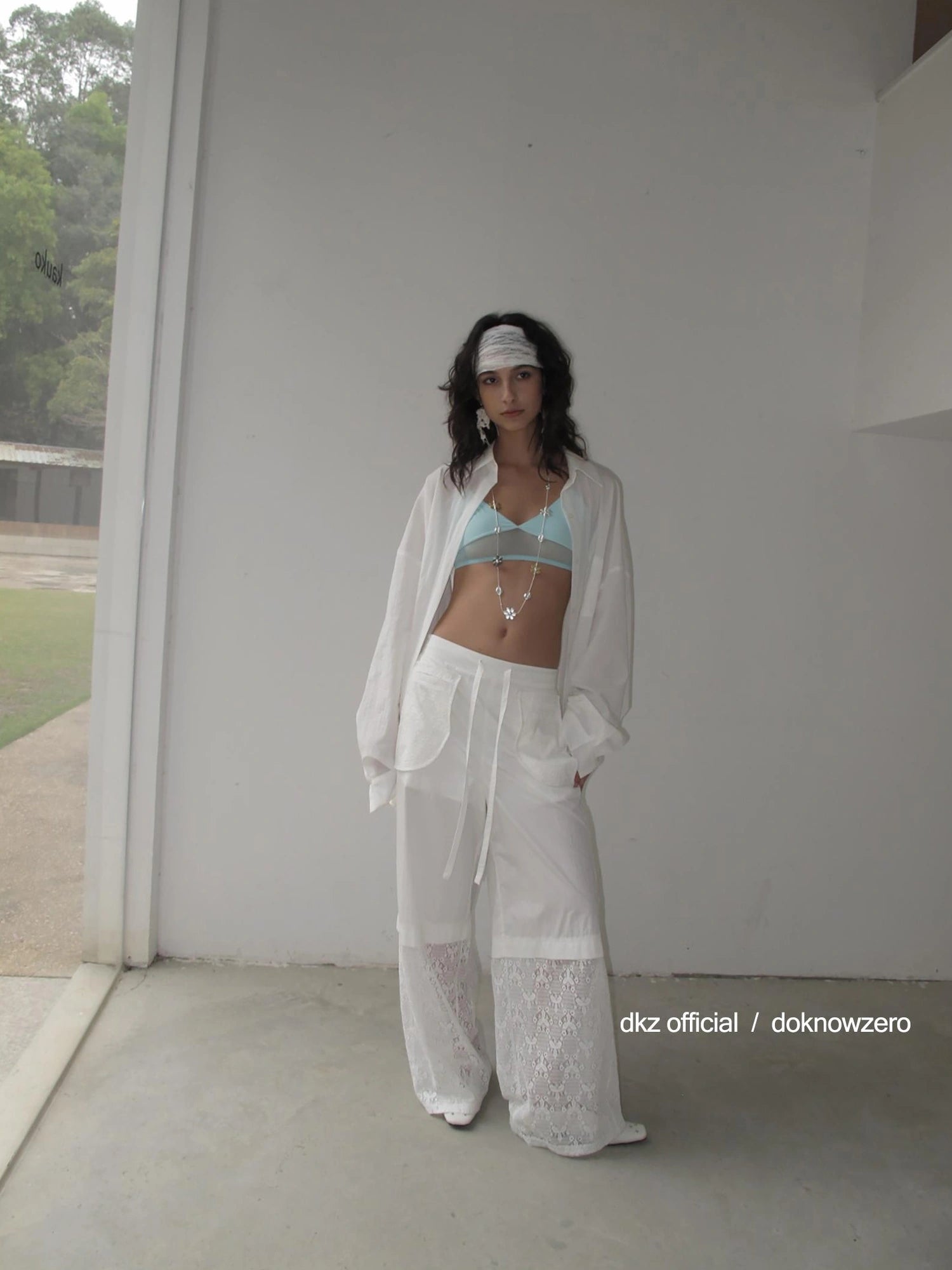 DKZ OFFICIAL White Lace Paneled Casual Pants With Drawstring