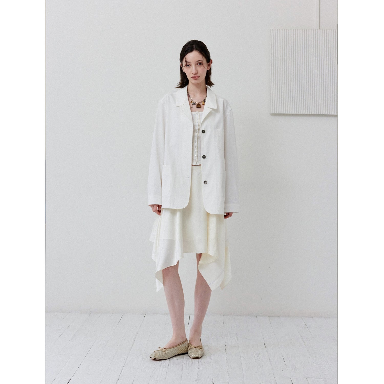 DKZ_OFFICIAL_White_Loose_Minimalist_Single_Breasted_Notched_Lapel_Women&