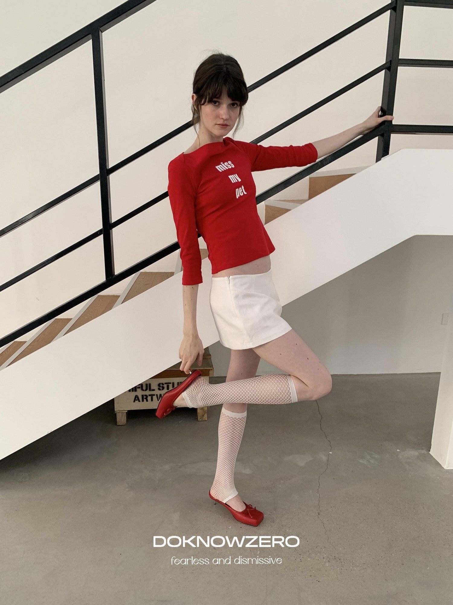 DKZ OFFICIAL White Minimal H Shape Straight Mid Waist Women&