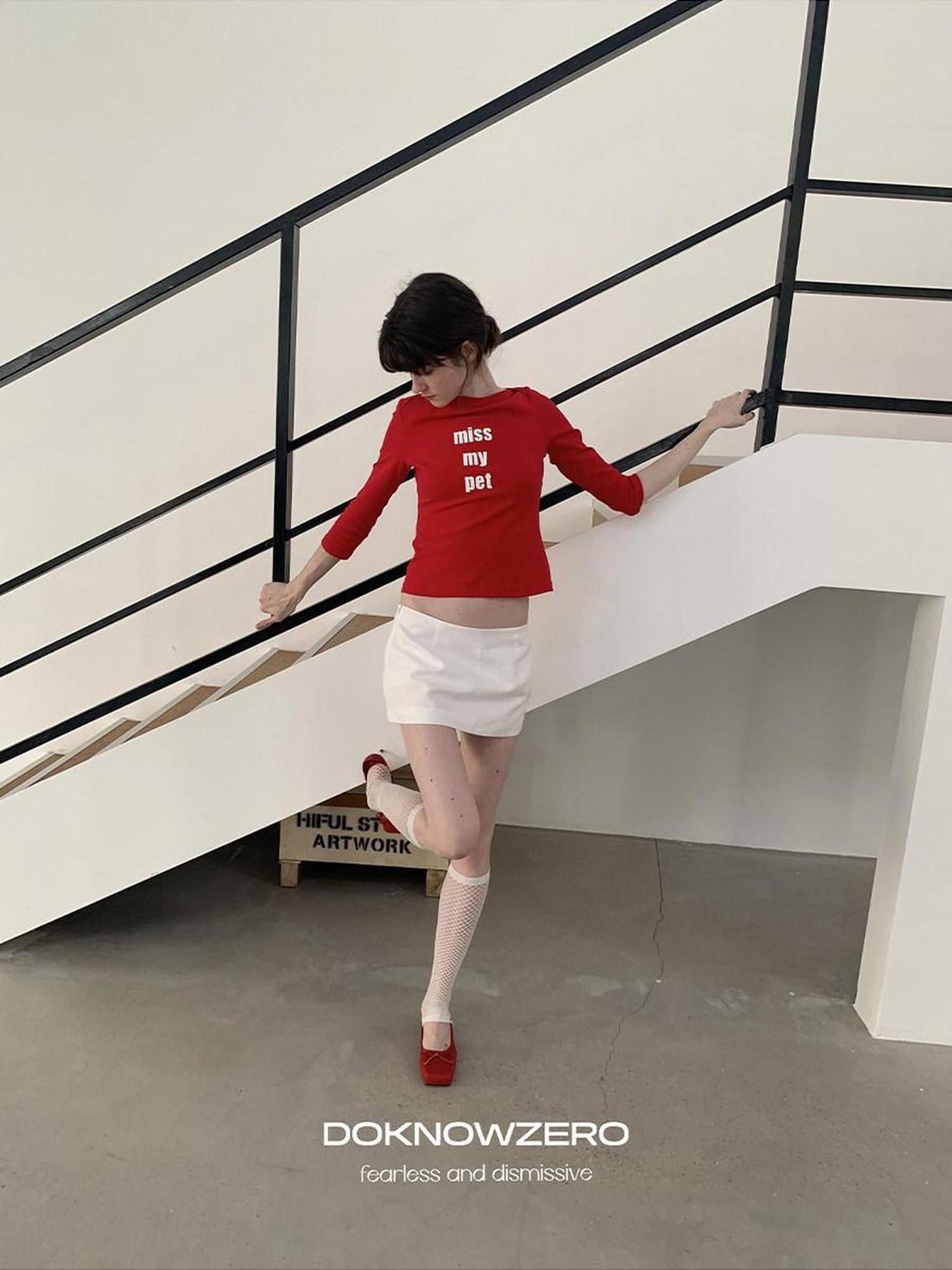 DKZ OFFICIAL White Minimal H Shape Straight Mid Waist Women&