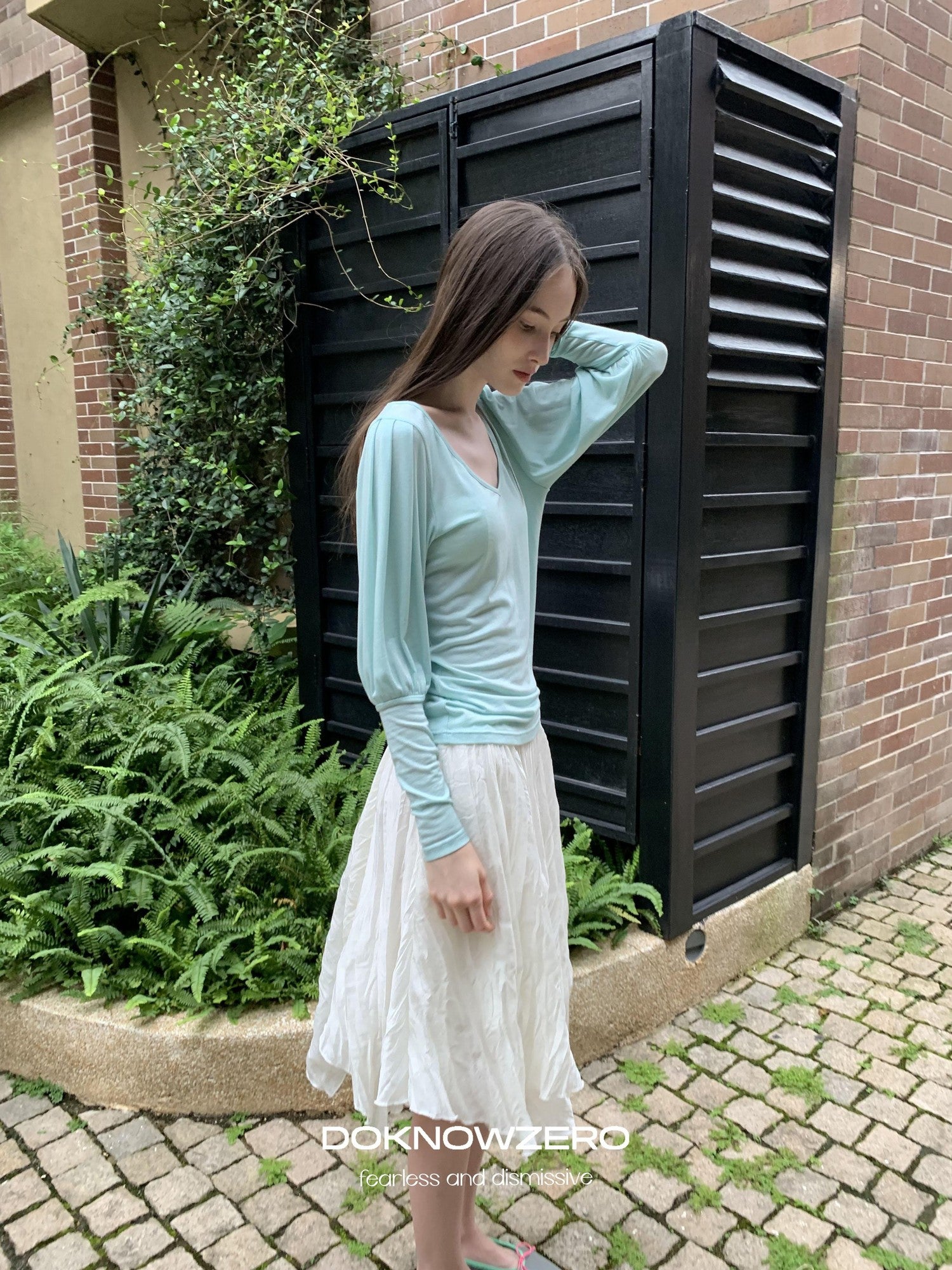 DKZ OFFICIAL White Pleated Irregular Hem Mid Waist Loose Women&