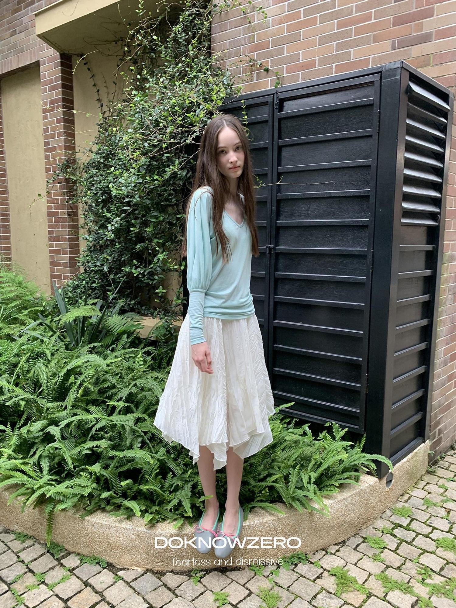DKZ OFFICIAL White Pleated Irregular Hem Mid Waist Loose Women&