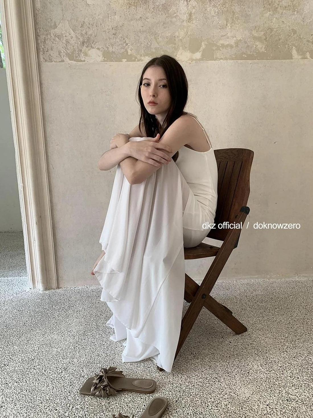 DKZ OFFICIAL White Sleeveless Knitted Slip Dress With Contrast Panels