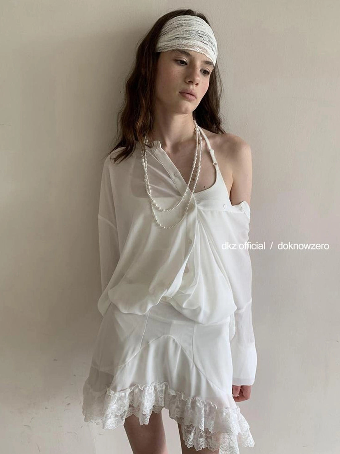 DKZ OFFICIAL White Twist Hem Sheer Shirt And Lace Trim Skirt Set