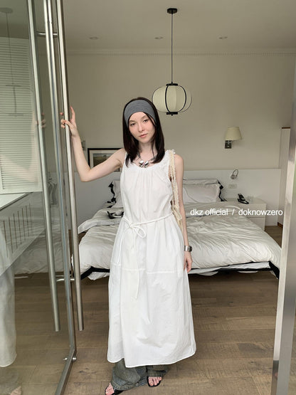 DKZ OFFICIAL White U Neck Sleeveless Pleated Waist Cinch Women&