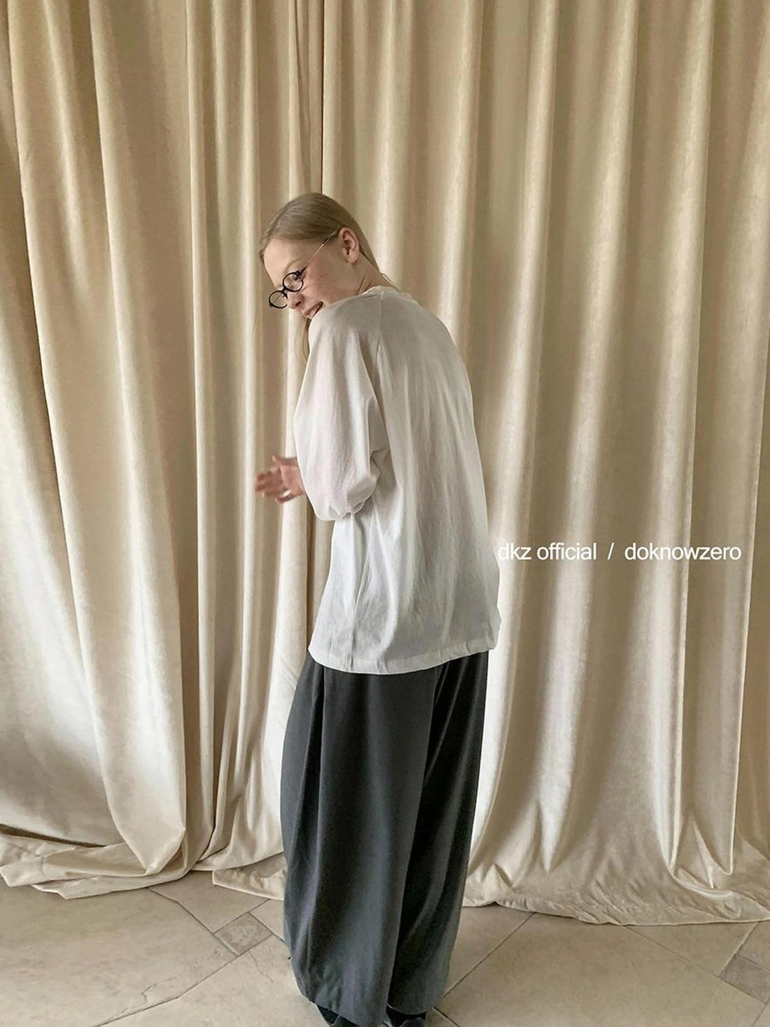 DKZ OFFICIAL White Washed Long Sleeve T-shirt For Women Loose Fit