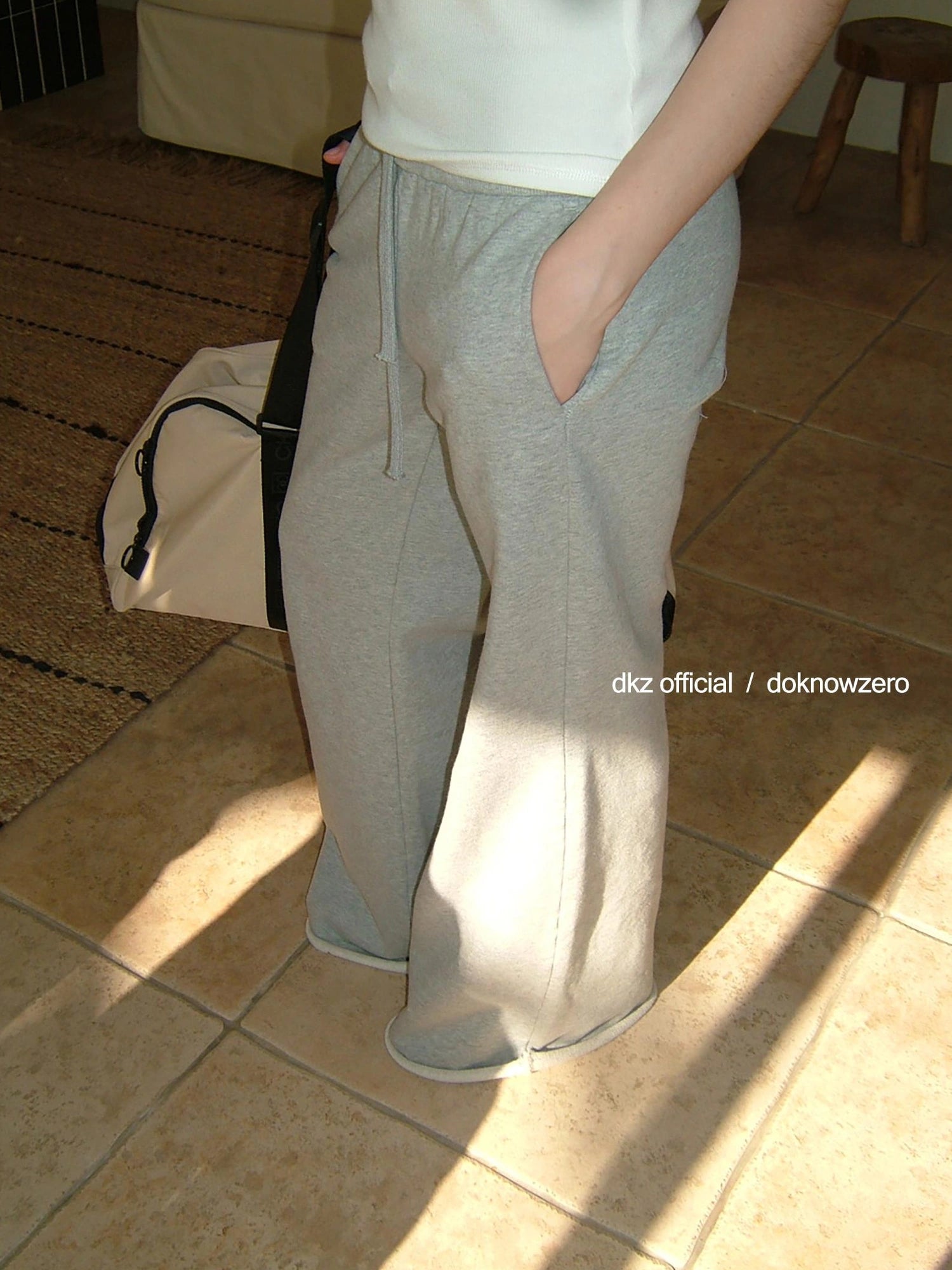 DKZ OFFICIAL Wide Waist Relaxed Flared Sweatpants
