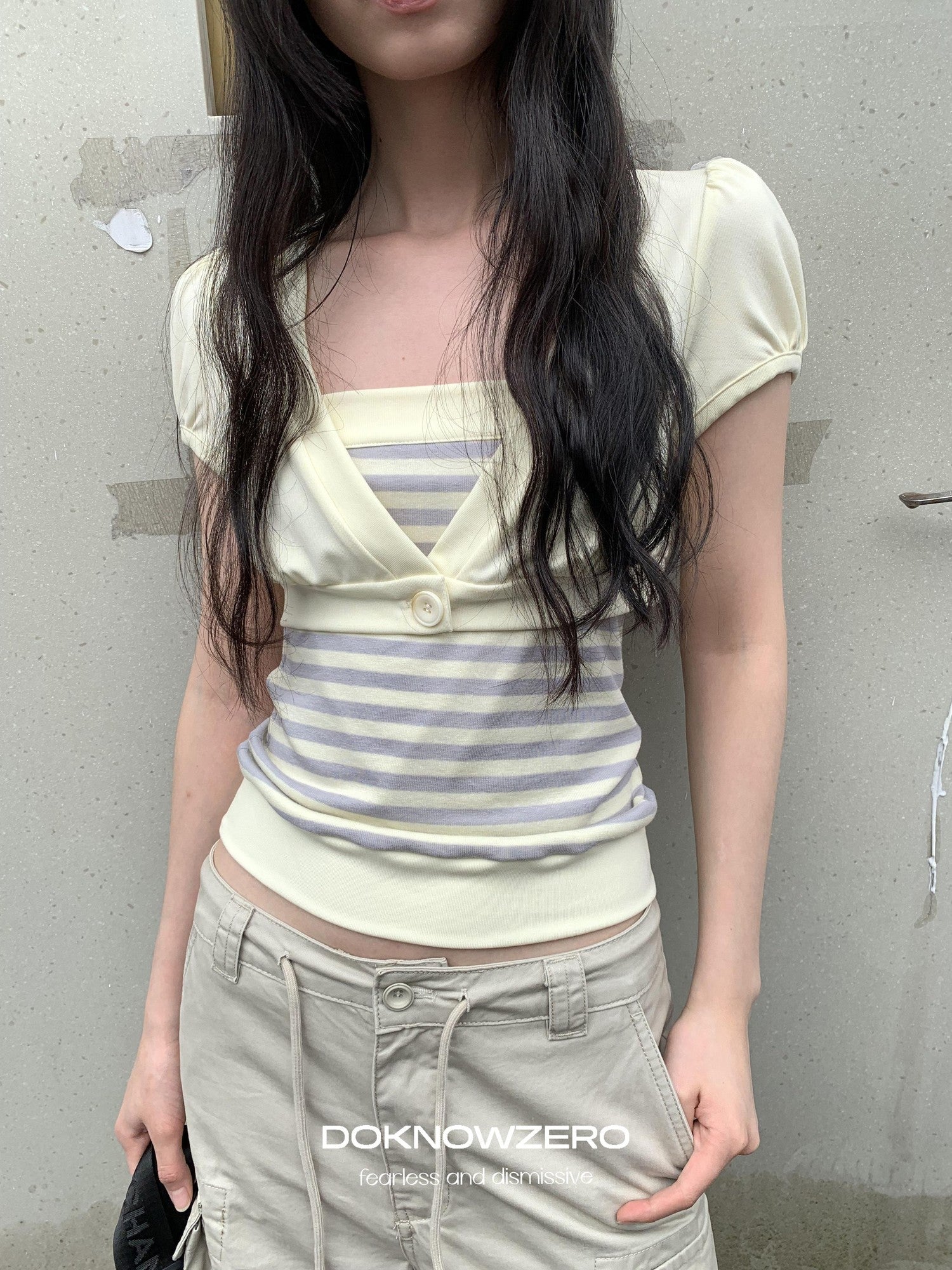 DKZ OFFICIAL Yellow Mint Colorblock Single Button V-neck Women&