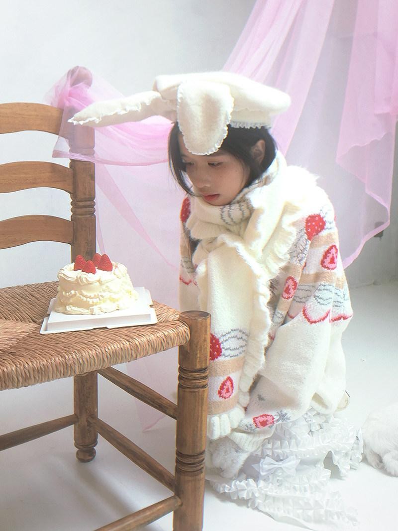 Daytoday Cream Strawberry Jacquard Ruffle Women&