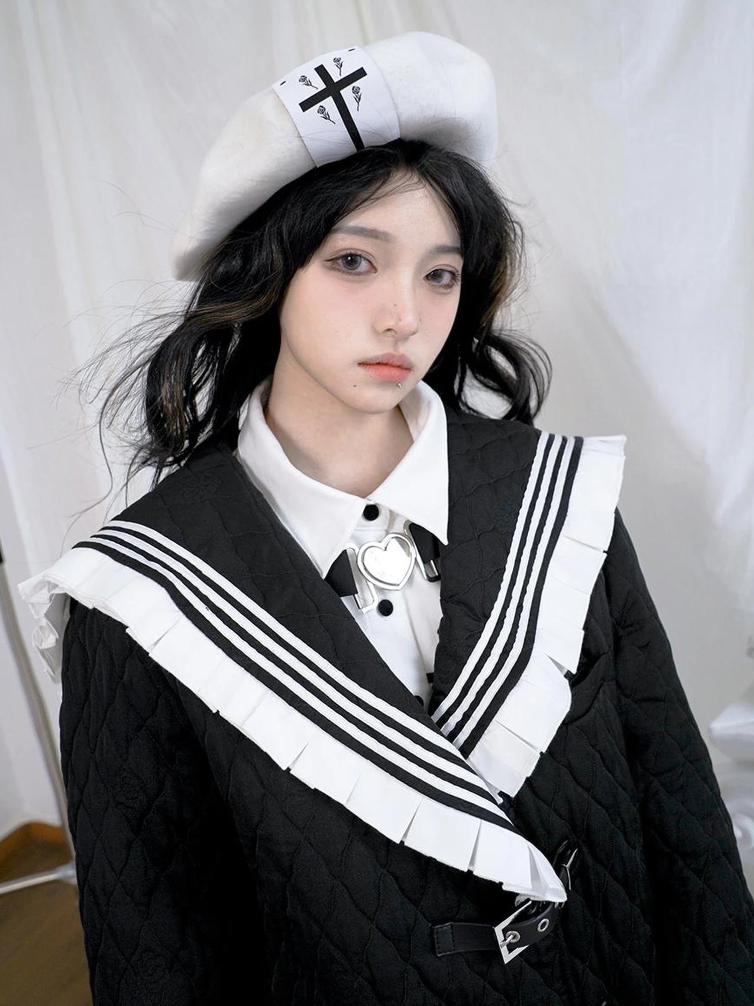 Cross Rose Jacquard Black White Beret