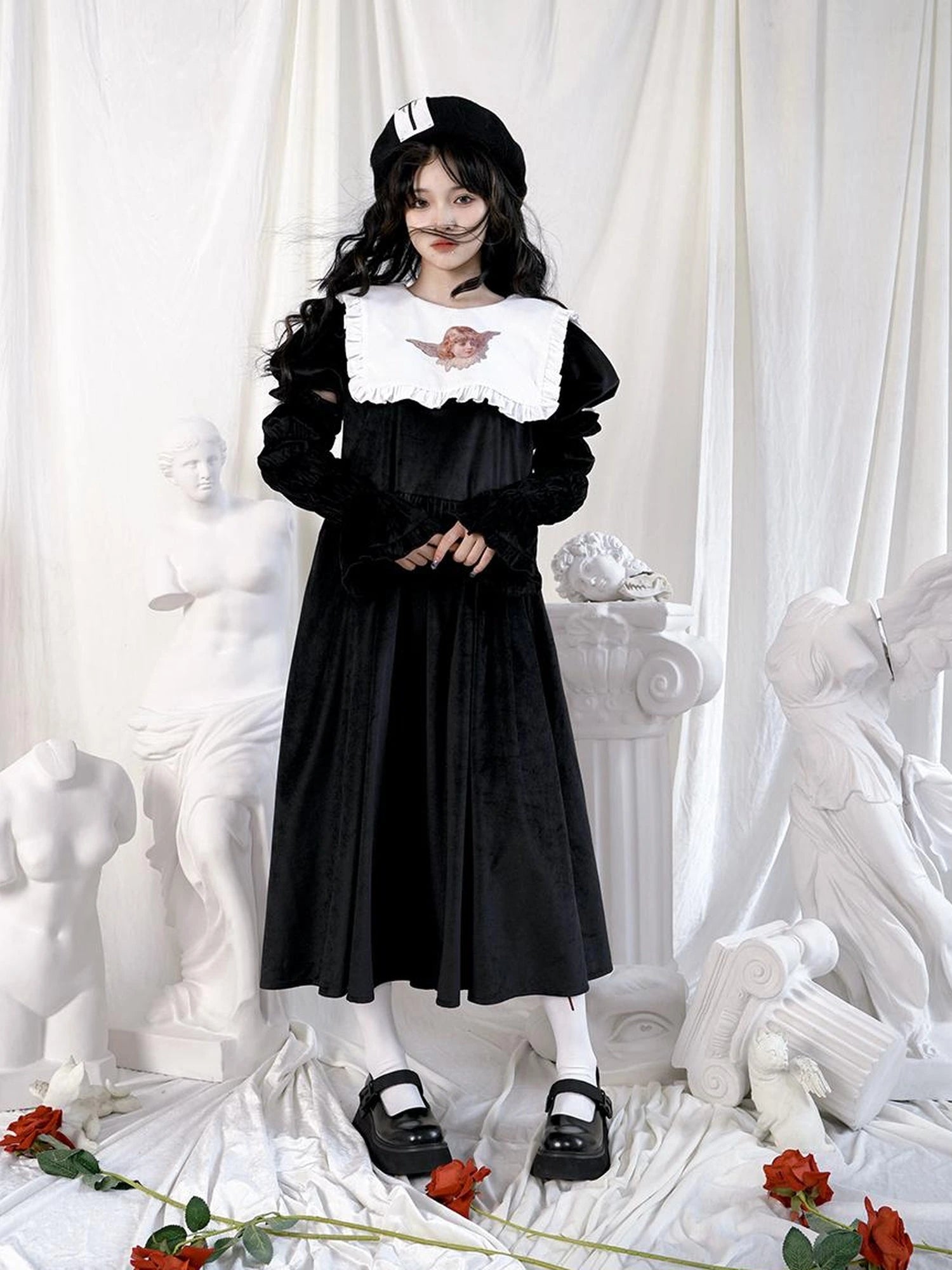 Cross Rose Jacquard Black White Beret