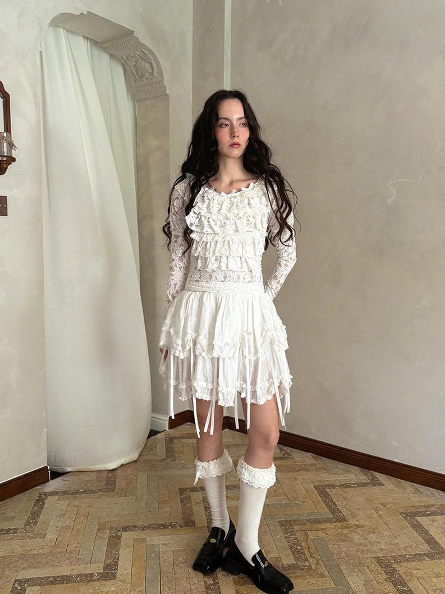 Daytoday Fairy Tale Lace Trim Stretch Top Long Sleeve Sun Protection Layering V-neck T-shirt