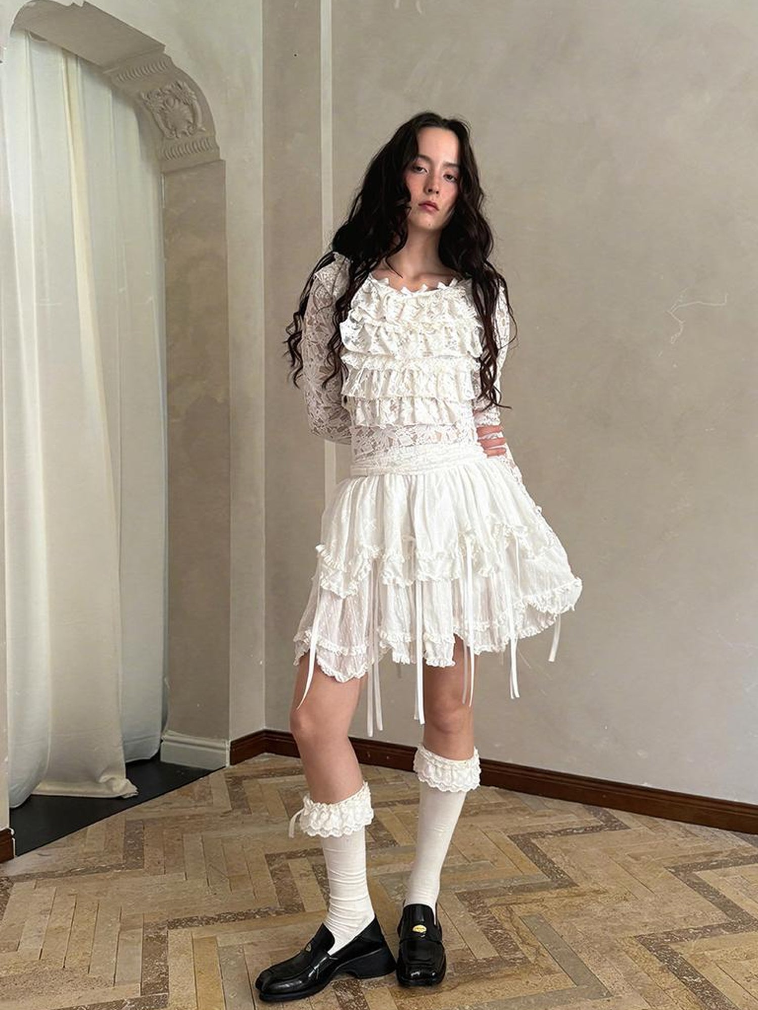 Daytoday Fairy Tale Lace Trim Stretch Top Long Sleeve Sun Protection Layering V-neck T-shirt